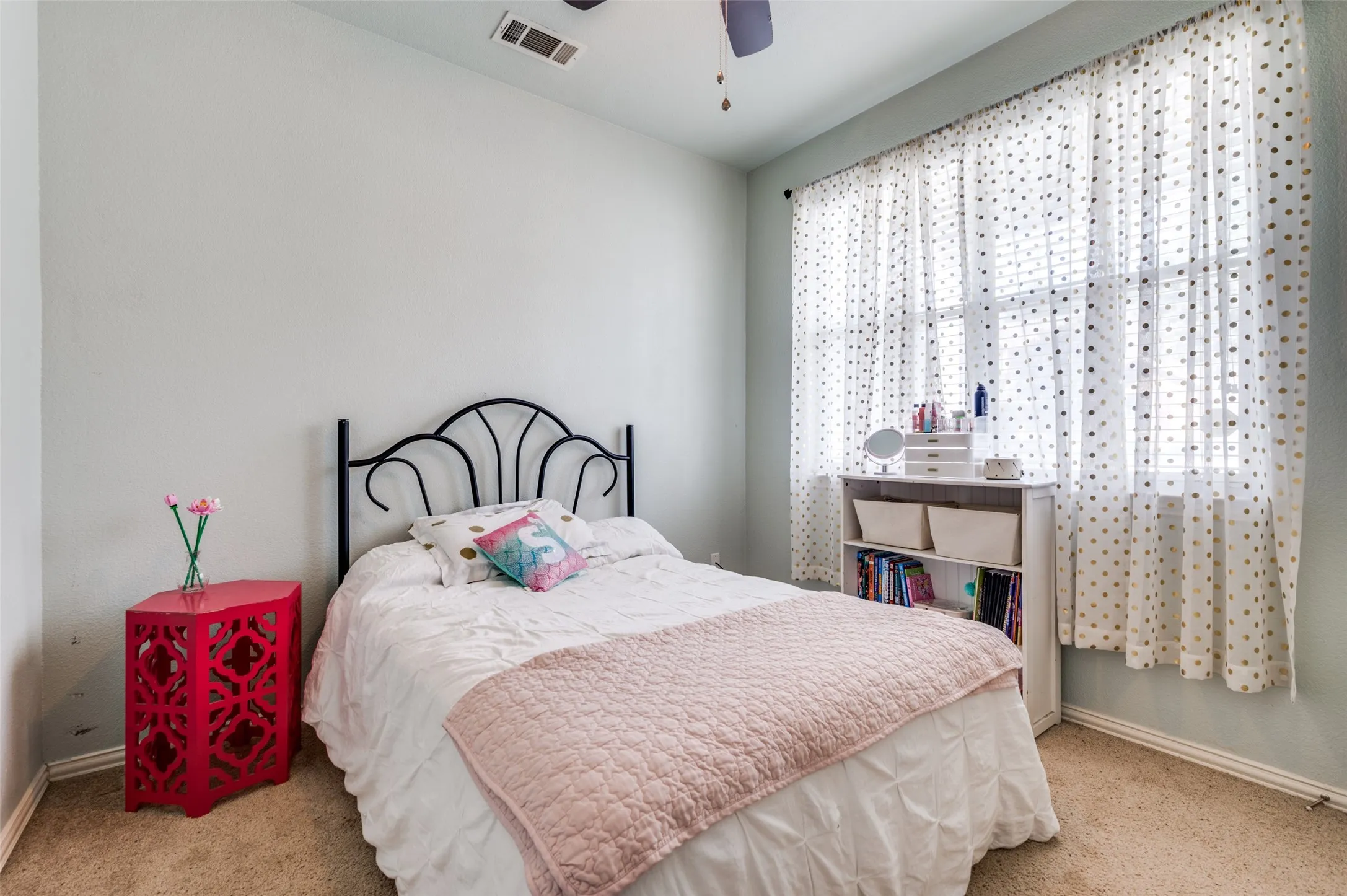 Single Family Residence For Sale in Denton County , 9812 Marthas Vineyard Circle, Providence Village, Texas 76227, 5 Bedrooms, 3 Bathrooms, 3 Garage spaces, 2,971 Sqft, built in 2005, Preowned, Price $384,900, mls#21199010, Real Estate Agent in Providence Village, Homes For Sale in Denton county, Homes For Sale in Providence Village, Realtor in Providence Village Texas, Real Estate Brokerage Independent Realty Texas, Luminita Cordes Realtor