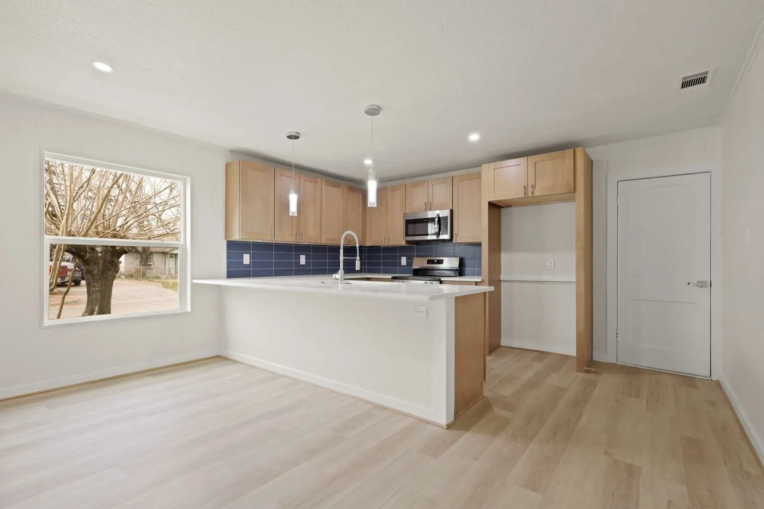 Single Family Residence For Sale in Tarrant County , 2340 Harris Lane, Haltom City, Texas 76117, 3 Bedroom, 2 Bathroom, 2 Garage spaces, 1,886 Sqft, built in 1947, mls#21199085, Real Estate Agent in Haltom City, Homes For Sale in Tarrant county, Homes For Sale in Haltom City, Realtor in Haltom City Texas, Real Estate Brokerage Independent Realty Texas, Luminita Cordes Realtor