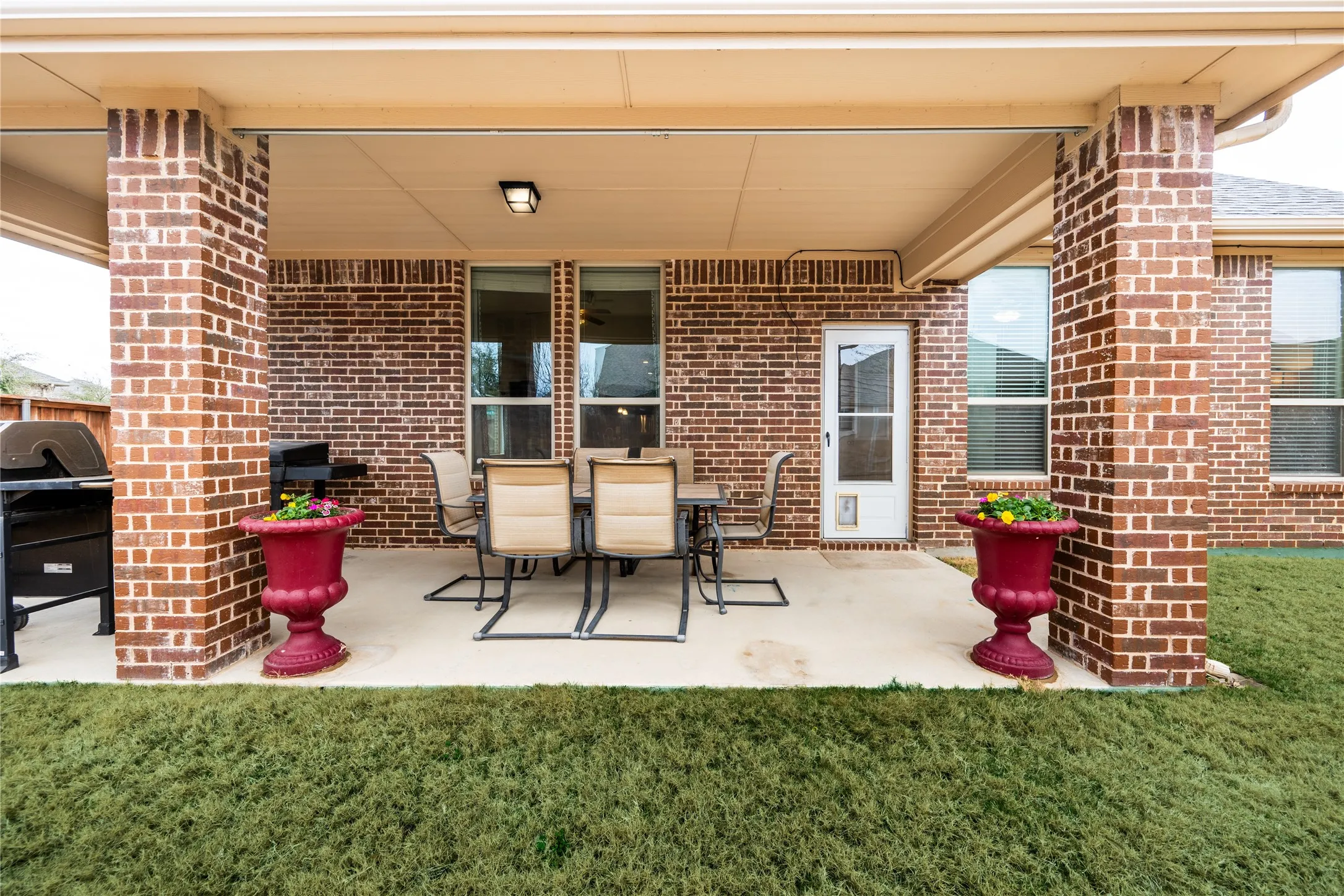 Single Family Residence For Sale in Parker County , 217 Mineral Point Drive, Aledo, Texas 76008, 4 Bedroom, 4 Bathroom, 2 Garage spaces, 2,818 Sqft, built in 2016, Preowned, mls#21199192, Real Estate Agent in Aledo, Homes For Sale in Parker county, Homes For Sale in Aledo, Realtor in Aledo Texas, Real Estate Brokerage Independent Realty Texas, Luminita Cordes Realtor