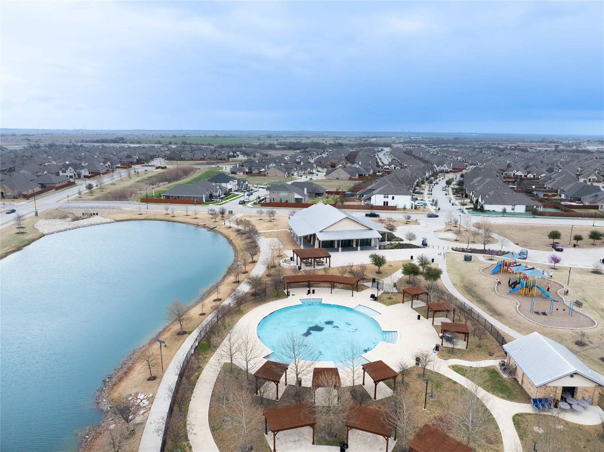 Single Family Residence For Sale in Parker County , 217 Mineral Point Drive, Aledo, Texas 76008, 4 Bedroom, 4 Bathroom, 2 Garage spaces, 2,818 Sqft, built in 2016, Preowned, mls#21199192, Real Estate Agent in Aledo, Homes For Sale in Parker county, Homes For Sale in Aledo, Realtor in Aledo Texas, Real Estate Brokerage Independent Realty Texas, Luminita Cordes Realtor