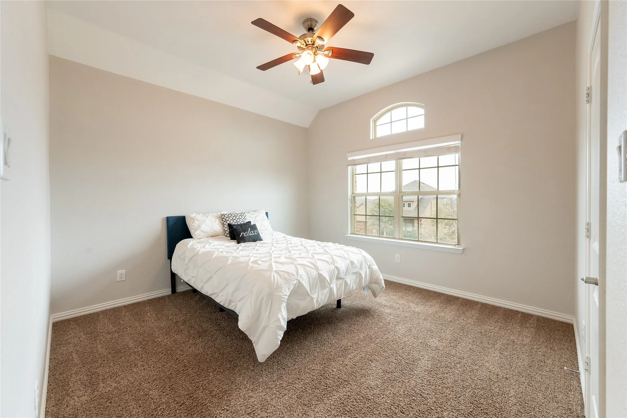 Single Family Residence For Sale in Parker County , 217 Mineral Point Drive, Aledo, Texas 76008, 4 Bedroom, 4 Bathroom, 2 Garage spaces, 2,818 Sqft, built in 2016, Preowned, mls#21199192, Real Estate Agent in Aledo, Homes For Sale in Parker county, Homes For Sale in Aledo, Realtor in Aledo Texas, Real Estate Brokerage Independent Realty Texas, Luminita Cordes Realtor