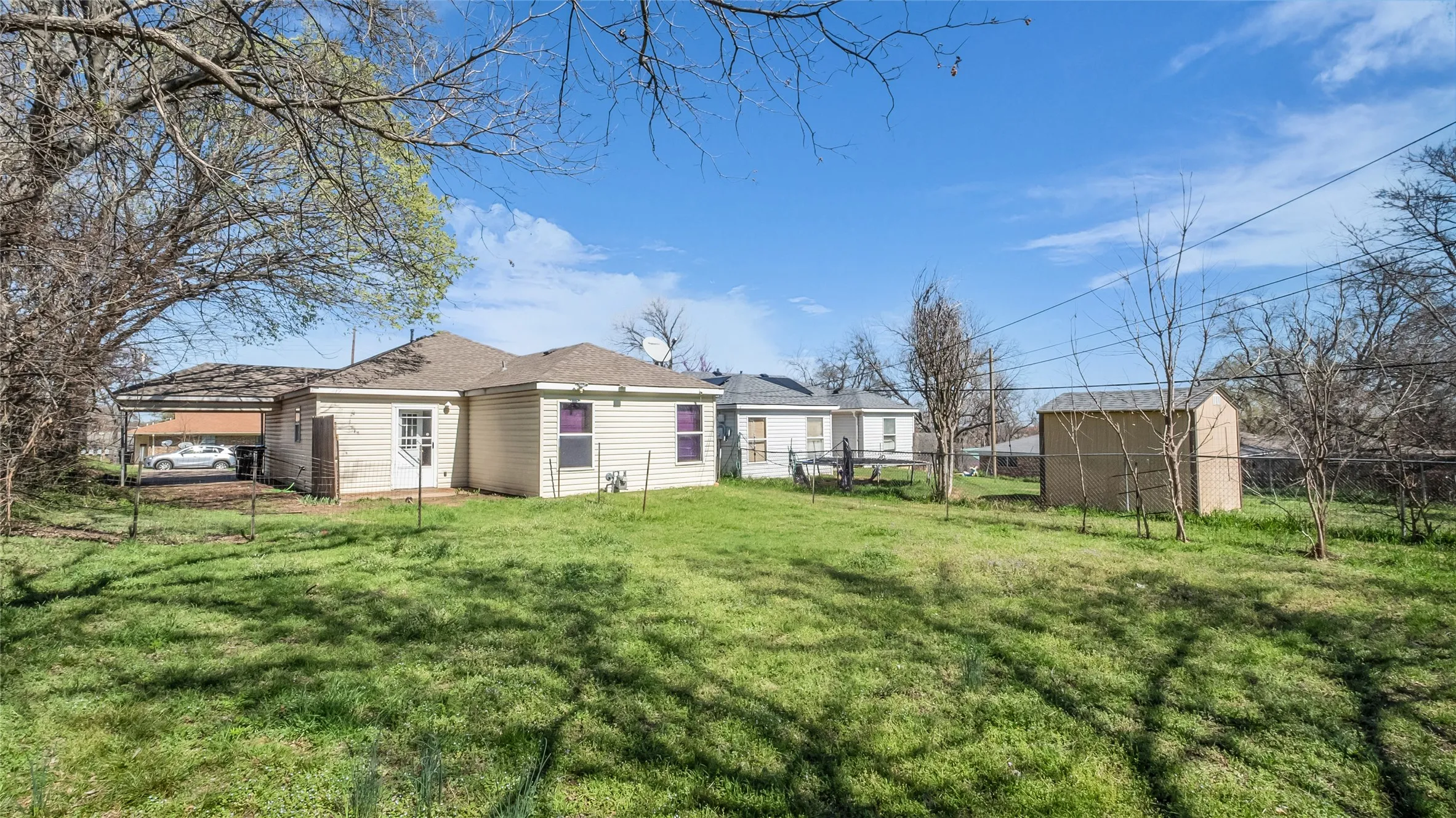 Single Family Residence For Rent in Grayson County , 1602 W Elm Street, Denison, Texas 75020, 3 Bedroom, 2 Bathroom, Garage spaces, 1,141 Sqft, built in 2003, Preowned, mls#21198907, Real Estate Agent in Denison, Homes For Rent in Grayson county, Homes For Rent in Denison, Realtor in Denison Texas, Real Estate Brokerage Independent Realty Texas, Luminita Cordes Realtor