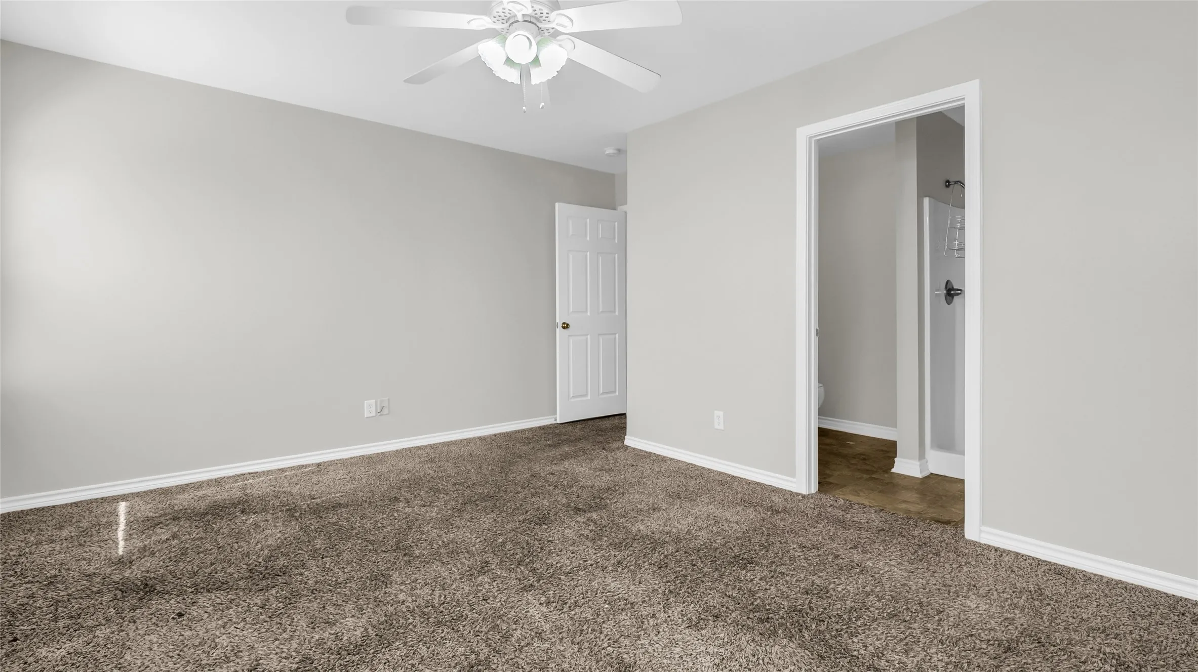 Single Family Residence For Rent in Grayson County , 1602 W Elm Street, Denison, Texas 75020, 3 Bedroom, 2 Bathroom, Garage spaces, 1,141 Sqft, built in 2003, Preowned, mls#21198907, Real Estate Agent in Denison, Homes For Rent in Grayson county, Homes For Rent in Denison, Realtor in Denison Texas, Real Estate Brokerage Independent Realty Texas, Luminita Cordes Realtor
