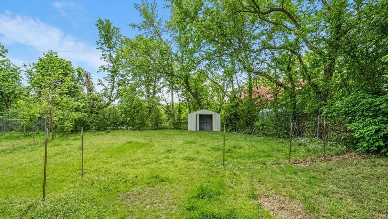 Single Family Residence For Rent in Grayson County , 1602 W Elm Street, Denison, Texas 75020, 3 Bedroom, 2 Bathroom, Garage spaces, 1,141 Sqft, built in 2003, Preowned, mls#21198907, Real Estate Agent in Denison, Homes For Rent in Grayson county, Homes For Rent in Denison, Realtor in Denison Texas, Real Estate Brokerage Independent Realty Texas, Luminita Cordes Realtor