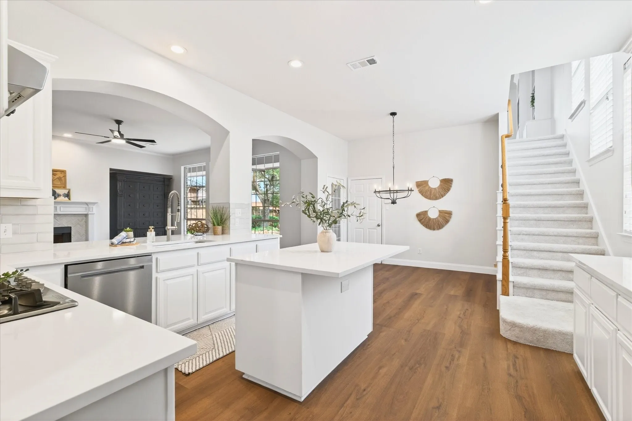 Single Family Residence For Sale in Collin County , 6976 Valley Brook Drive, Frisco, Texas 75035, 4 Bedroom, 4 Bathroom, 2 Garage spaces, 3,662 Sqft, built in 2001, mls#21198771, Real Estate Agent in Frisco, Homes For Sale in Collin county, Homes For Sale in Frisco, Realtor in Frisco Texas, Real Estate Brokerage Independent Realty Texas, Luminita Cordes Realtor
