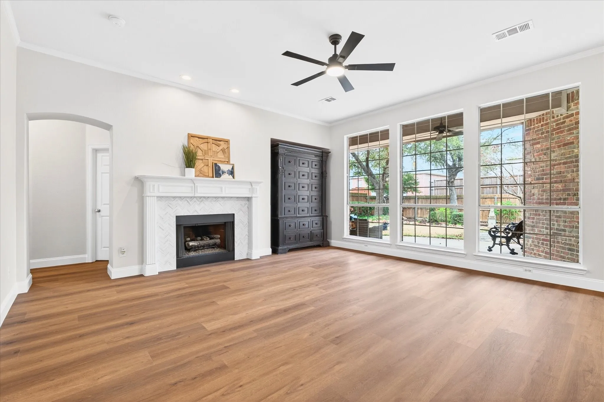 Single Family Residence For Sale in Collin County , 6976 Valley Brook Drive, Frisco, Texas 75035, 4 Bedroom, 4 Bathroom, 2 Garage spaces, 3,662 Sqft, built in 2001, mls#21198771, Real Estate Agent in Frisco, Homes For Sale in Collin county, Homes For Sale in Frisco, Realtor in Frisco Texas, Real Estate Brokerage Independent Realty Texas, Luminita Cordes Realtor