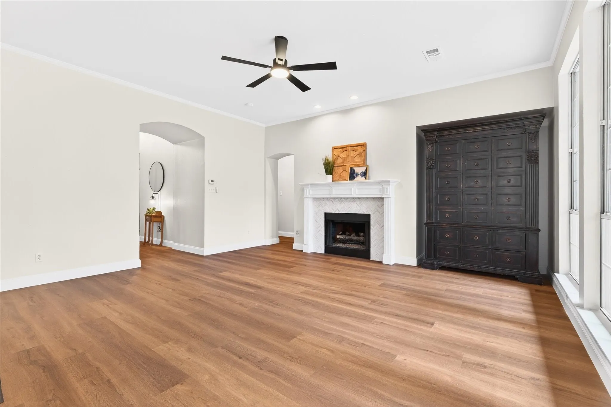 Single Family Residence For Sale in Collin County , 6976 Valley Brook Drive, Frisco, Texas 75035, 4 Bedroom, 4 Bathroom, 2 Garage spaces, 3,662 Sqft, built in 2001, mls#21198771, Real Estate Agent in Frisco, Homes For Sale in Collin county, Homes For Sale in Frisco, Realtor in Frisco Texas, Real Estate Brokerage Independent Realty Texas, Luminita Cordes Realtor