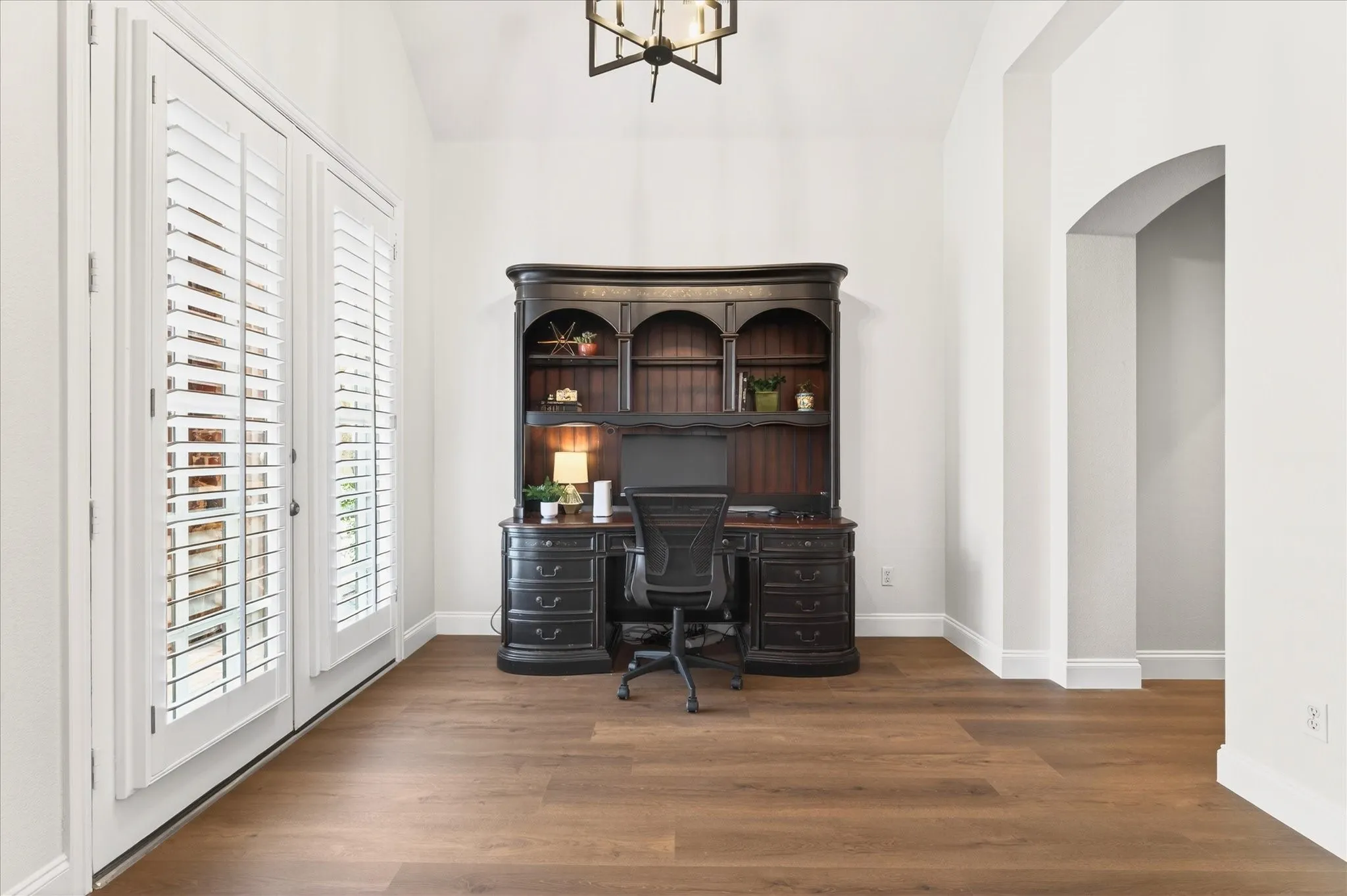 Single Family Residence For Sale in Collin County , 6976 Valley Brook Drive, Frisco, Texas 75035, 4 Bedroom, 4 Bathroom, 2 Garage spaces, 3,662 Sqft, built in 2001, mls#21198771, Real Estate Agent in Frisco, Homes For Sale in Collin county, Homes For Sale in Frisco, Realtor in Frisco Texas, Real Estate Brokerage Independent Realty Texas, Luminita Cordes Realtor