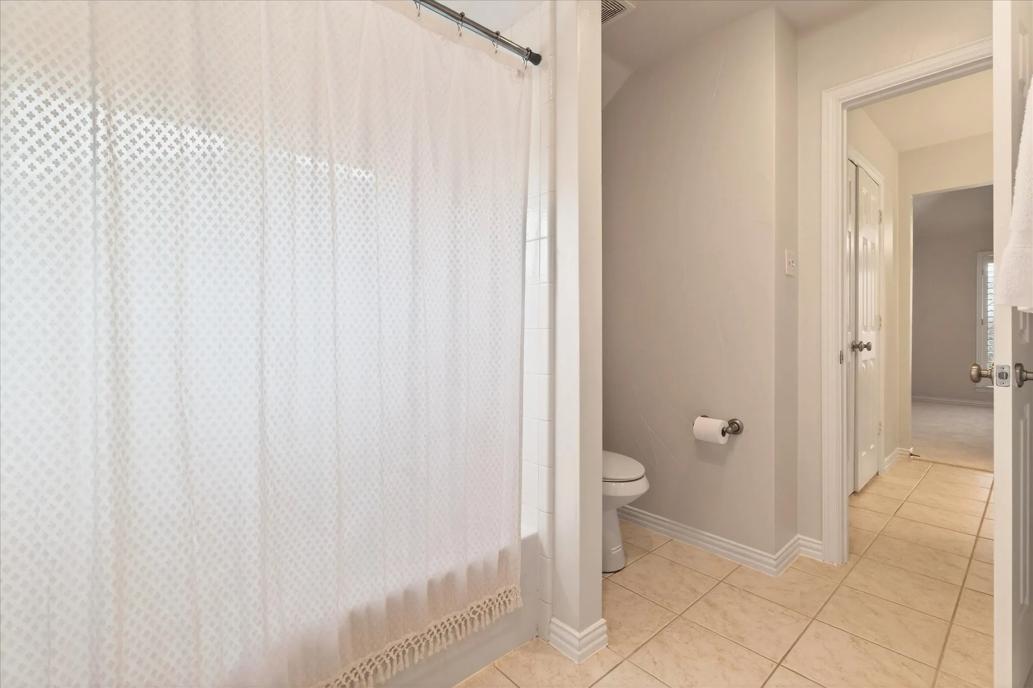 Single Family Residence For Sale in Collin County , 6976 Valley Brook Drive, Frisco, Texas 75035, 4 Bedroom, 4 Bathroom, 2 Garage spaces, 3,662 Sqft, built in 2001, mls#21198771, Real Estate Agent in Frisco, Homes For Sale in Collin county, Homes For Sale in Frisco, Realtor in Frisco Texas, Real Estate Brokerage Independent Realty Texas, Luminita Cordes Realtor
