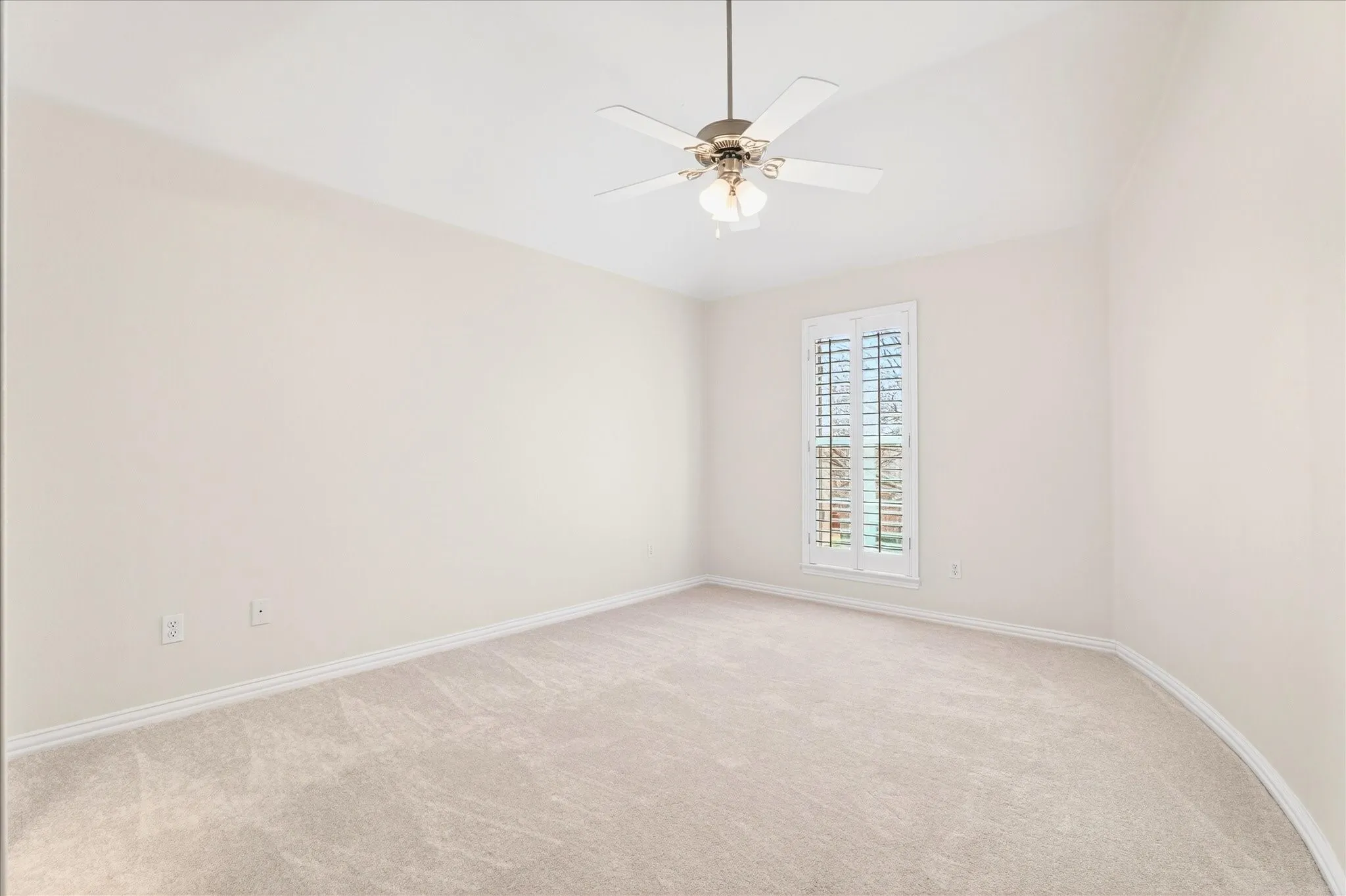 Single Family Residence For Sale in Collin County , 6976 Valley Brook Drive, Frisco, Texas 75035, 4 Bedroom, 4 Bathroom, 2 Garage spaces, 3,662 Sqft, built in 2001, mls#21198771, Real Estate Agent in Frisco, Homes For Sale in Collin county, Homes For Sale in Frisco, Realtor in Frisco Texas, Real Estate Brokerage Independent Realty Texas, Luminita Cordes Realtor
