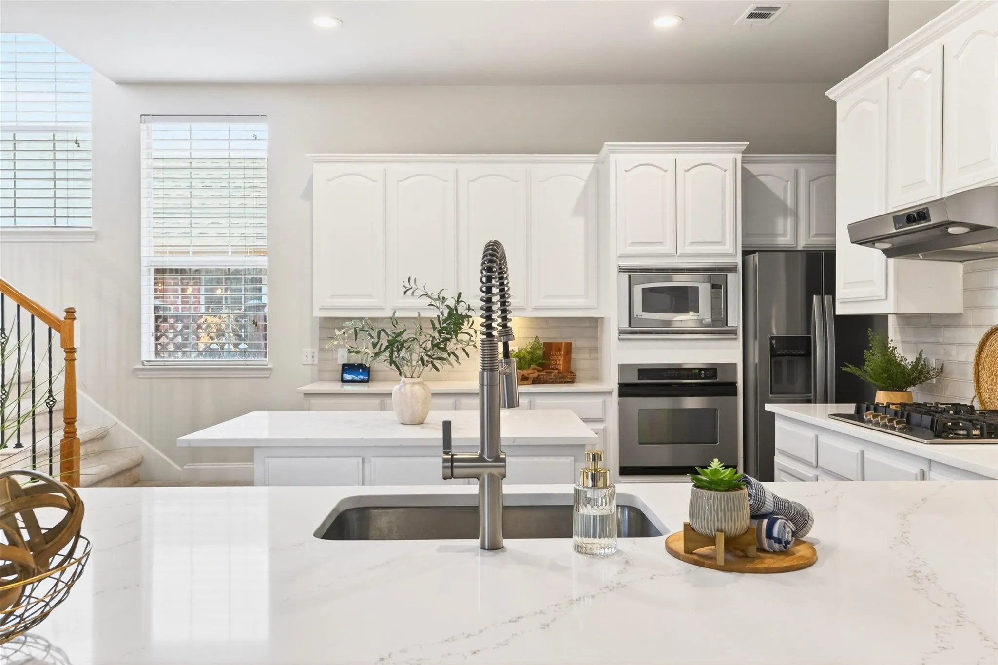 Single Family Residence For Sale in Collin County , 6976 Valley Brook Drive, Frisco, Texas 75035, 4 Bedroom, 4 Bathroom, 2 Garage spaces, 3,662 Sqft, built in 2001, mls#21198771, Real Estate Agent in Frisco, Homes For Sale in Collin county, Homes For Sale in Frisco, Realtor in Frisco Texas, Real Estate Brokerage Independent Realty Texas, Luminita Cordes Realtor