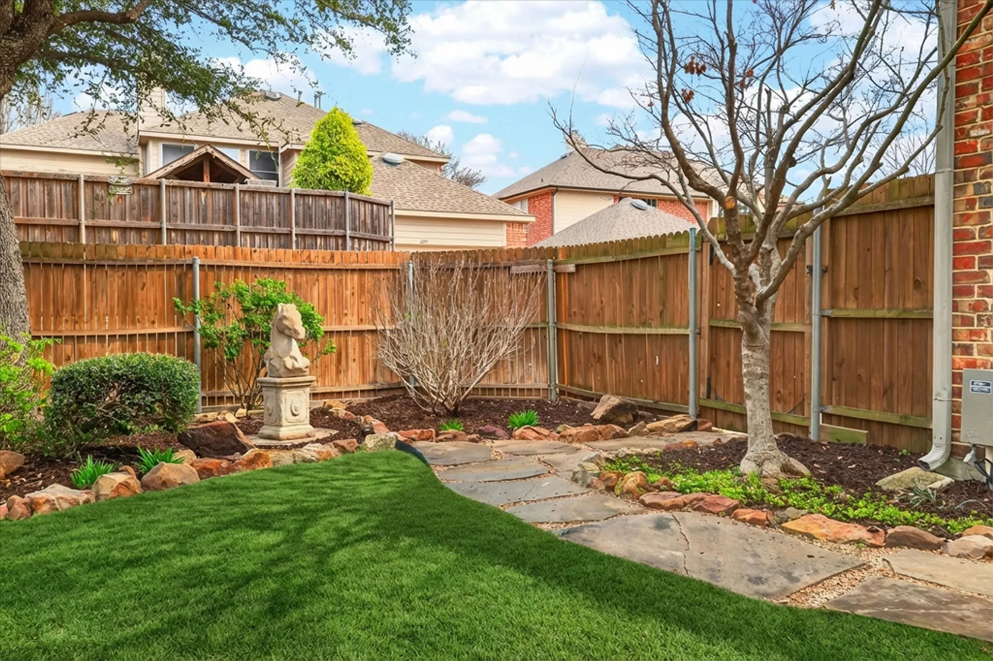 Single Family Residence For Sale in Collin County , 6976 Valley Brook Drive, Frisco, Texas 75035, 4 Bedroom, 4 Bathroom, 2 Garage spaces, 3,662 Sqft, built in 2001, mls#21198771, Real Estate Agent in Frisco, Homes For Sale in Collin county, Homes For Sale in Frisco, Realtor in Frisco Texas, Real Estate Brokerage Independent Realty Texas, Luminita Cordes Realtor