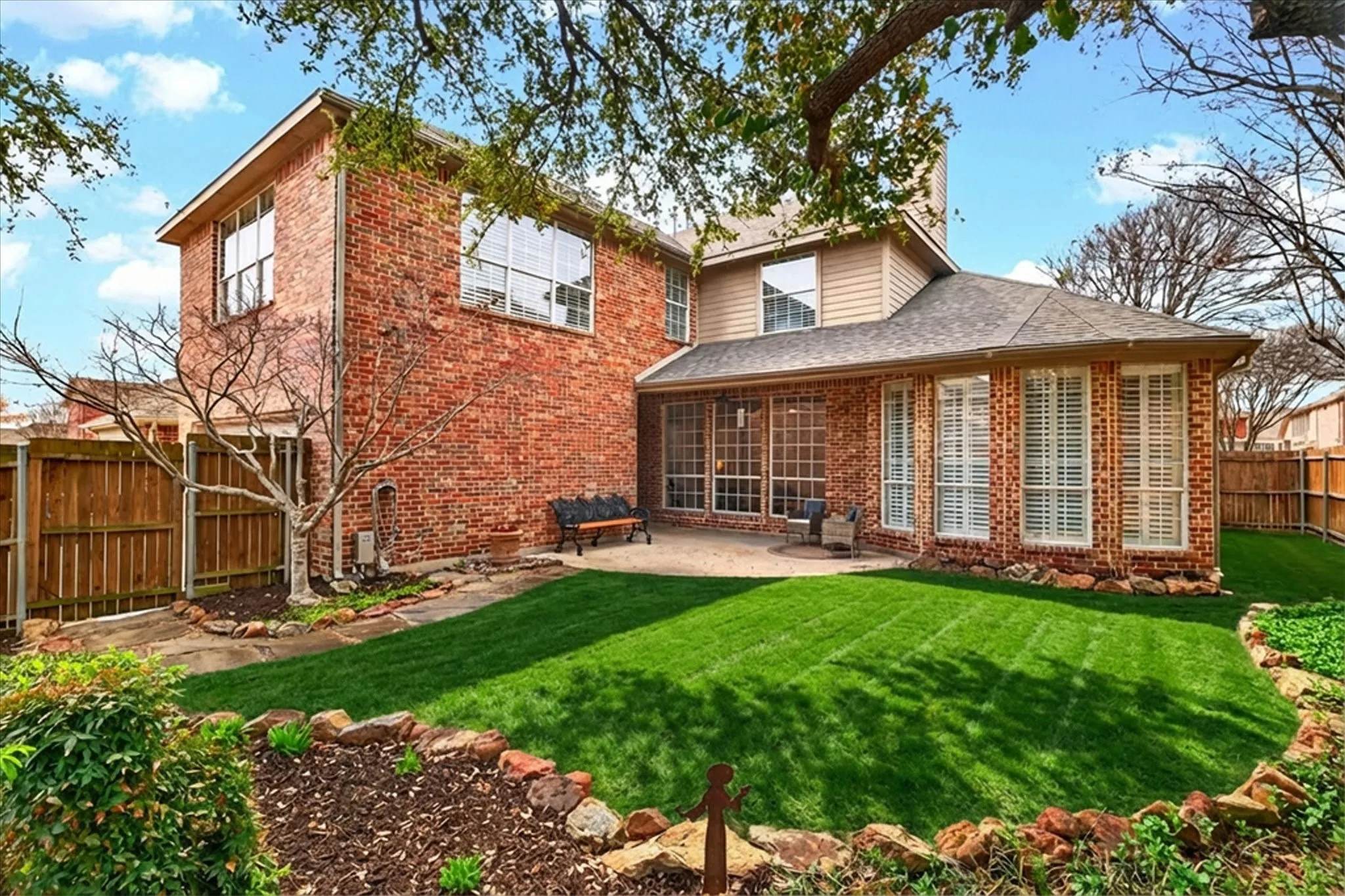 Single Family Residence For Sale in Collin County , 6976 Valley Brook Drive, Frisco, Texas 75035, 4 Bedroom, 4 Bathroom, 2 Garage spaces, 3,662 Sqft, built in 2001, mls#21198771, Real Estate Agent in Frisco, Homes For Sale in Collin county, Homes For Sale in Frisco, Realtor in Frisco Texas, Real Estate Brokerage Independent Realty Texas, Luminita Cordes Realtor