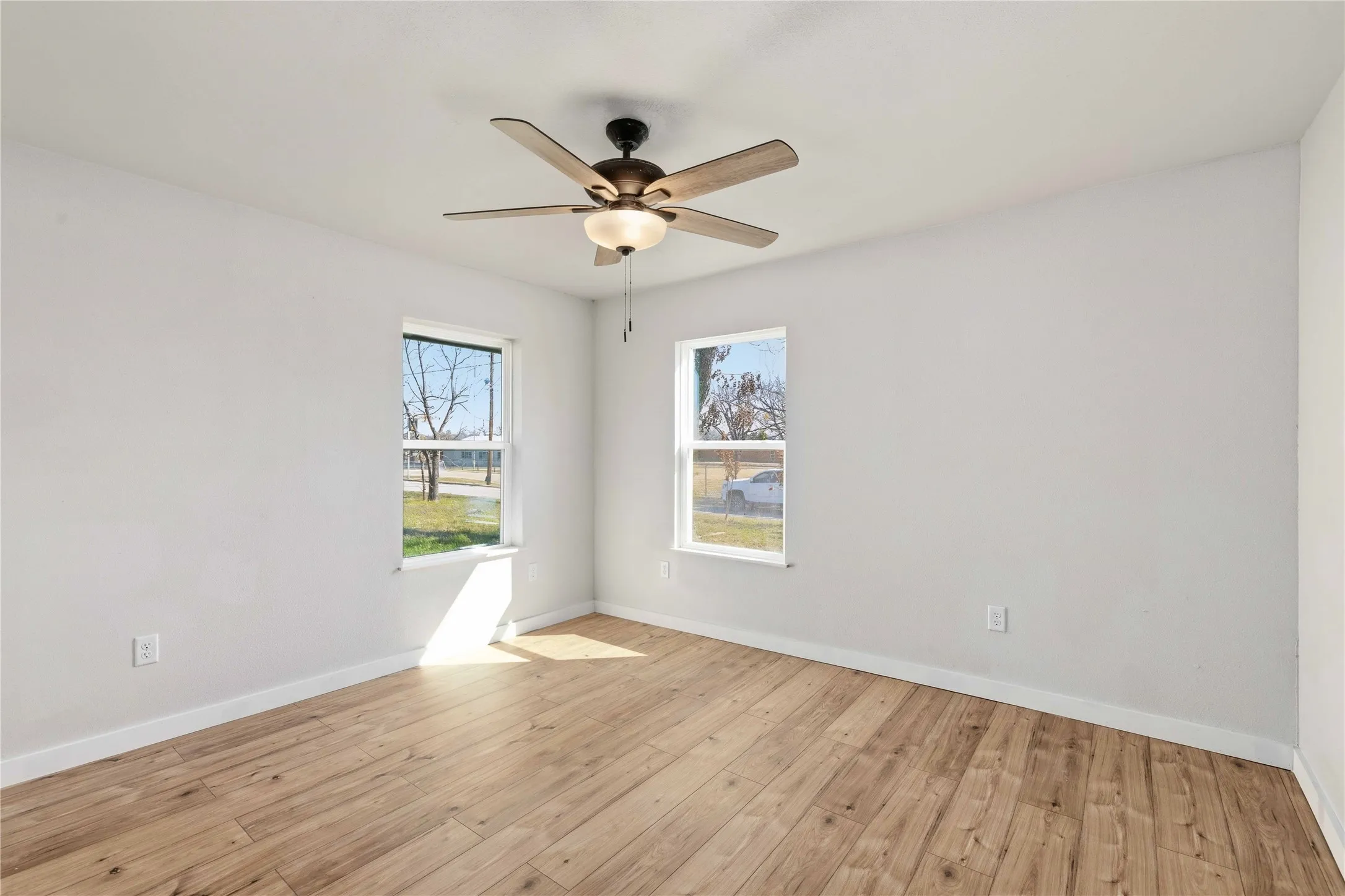 Single Family Residence For Sale in Comanche County , 603 N Pearl Street, Comanche, Texas 76442, 4 Bedroom, 3 Bathroom, Garage spaces, 2,099 Sqft, built in 1955, mls#21197833, Real Estate Agent in Comanche, Homes For Sale in Comanche county, Homes For Sale in Comanche, Realtor in Comanche Texas, Real Estate Brokerage Independent Realty Texas, Luminita Cordes Realtor