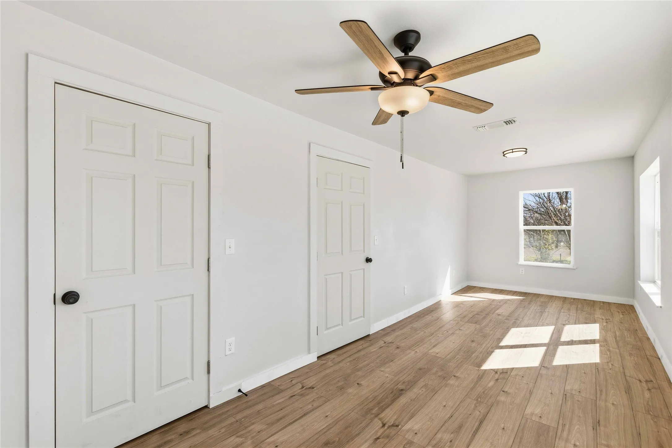 Single Family Residence For Sale in Comanche County , 603 N Pearl Street, Comanche, Texas 76442, 4 Bedroom, 3 Bathroom, Garage spaces, 2,099 Sqft, built in 1955, mls#21197833, Real Estate Agent in Comanche, Homes For Sale in Comanche county, Homes For Sale in Comanche, Realtor in Comanche Texas, Real Estate Brokerage Independent Realty Texas, Luminita Cordes Realtor