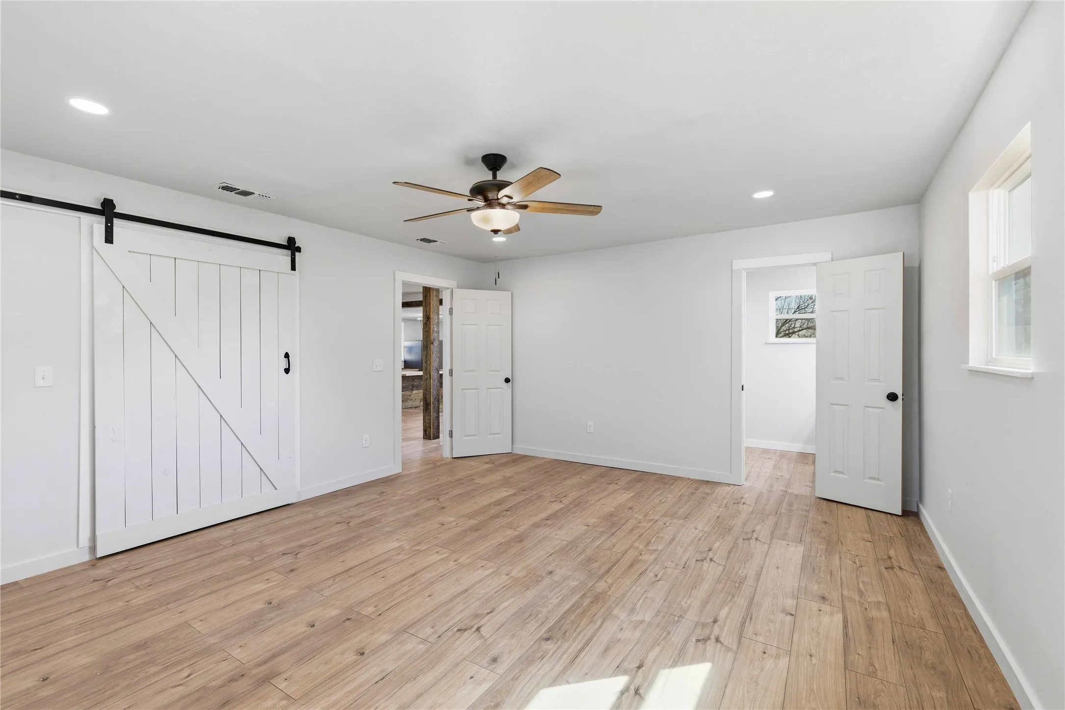 Single Family Residence For Sale in Comanche County , 603 N Pearl Street, Comanche, Texas 76442, 4 Bedroom, 3 Bathroom, Garage spaces, 2,099 Sqft, built in 1955, mls#21197833, Real Estate Agent in Comanche, Homes For Sale in Comanche county, Homes For Sale in Comanche, Realtor in Comanche Texas, Real Estate Brokerage Independent Realty Texas, Luminita Cordes Realtor