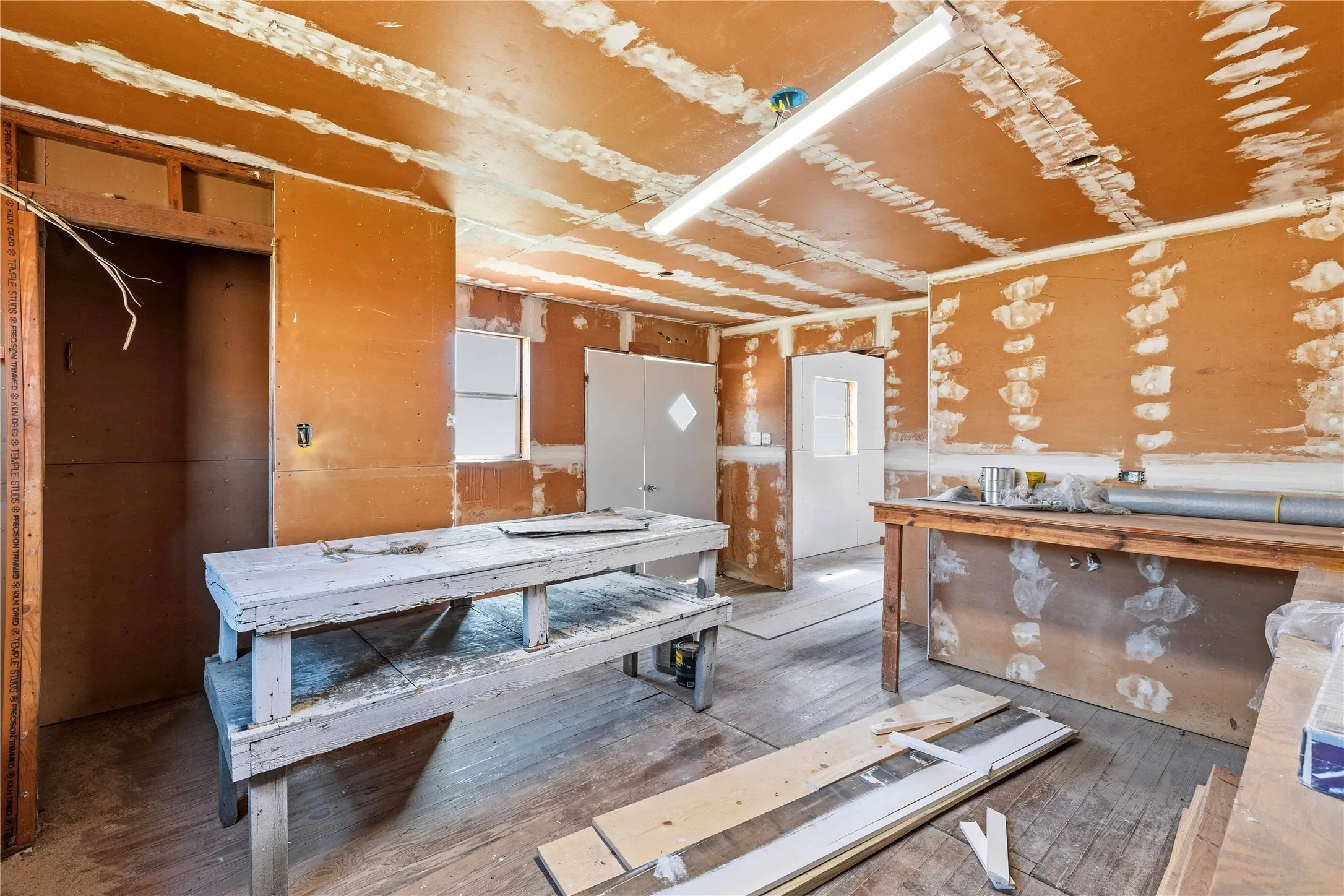 Single Family Residence For Sale in Comanche County , 603 N Pearl Street, Comanche, Texas 76442, 4 Bedroom, 3 Bathroom, Garage spaces, 2,099 Sqft, built in 1955, mls#21197833, Real Estate Agent in Comanche, Homes For Sale in Comanche county, Homes For Sale in Comanche, Realtor in Comanche Texas, Real Estate Brokerage Independent Realty Texas, Luminita Cordes Realtor