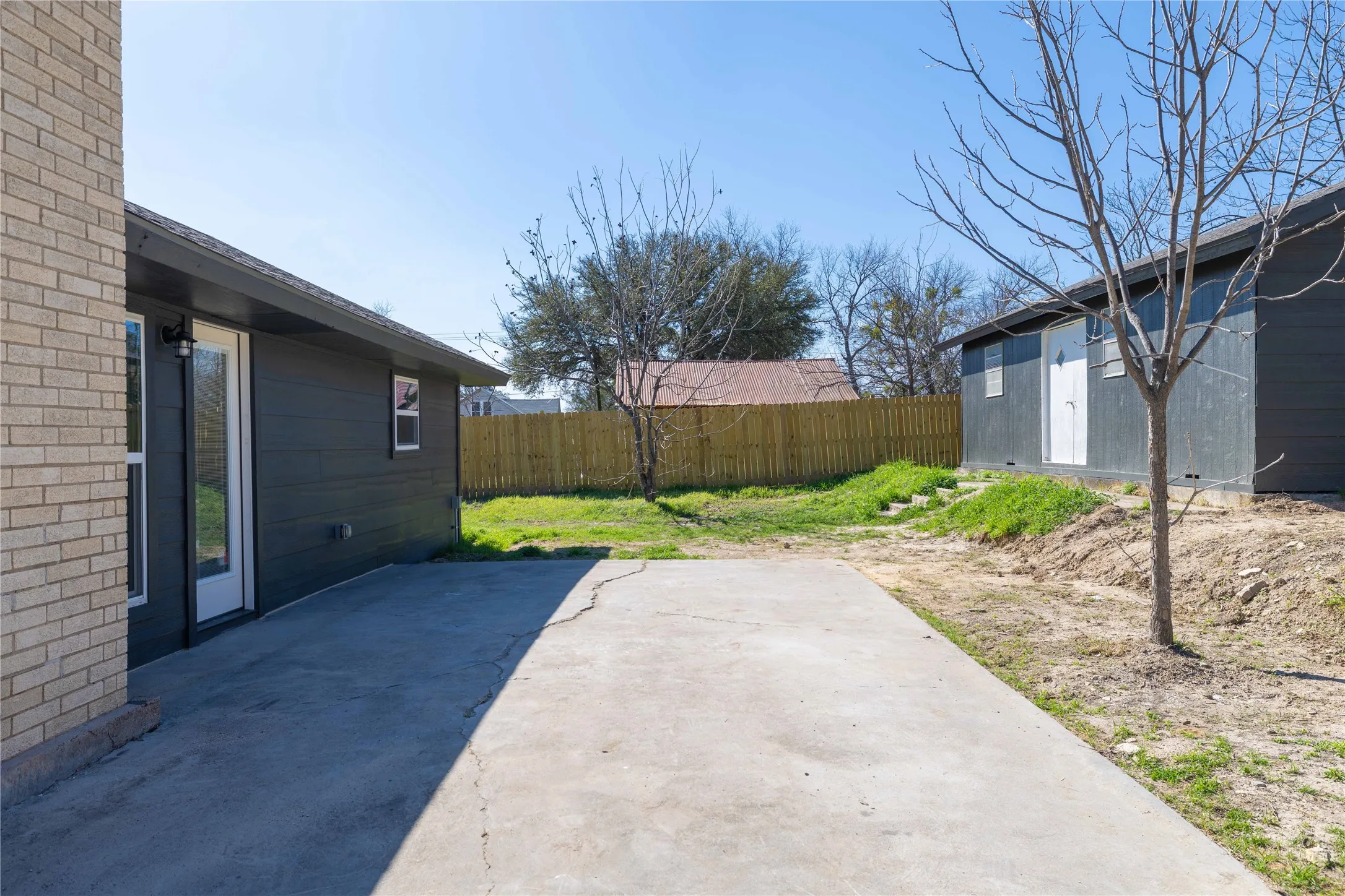 Single Family Residence For Sale in Comanche County , 603 N Pearl Street, Comanche, Texas 76442, 4 Bedroom, 3 Bathroom, Garage spaces, 2,099 Sqft, built in 1955, mls#21197833, Real Estate Agent in Comanche, Homes For Sale in Comanche county, Homes For Sale in Comanche, Realtor in Comanche Texas, Real Estate Brokerage Independent Realty Texas, Luminita Cordes Realtor