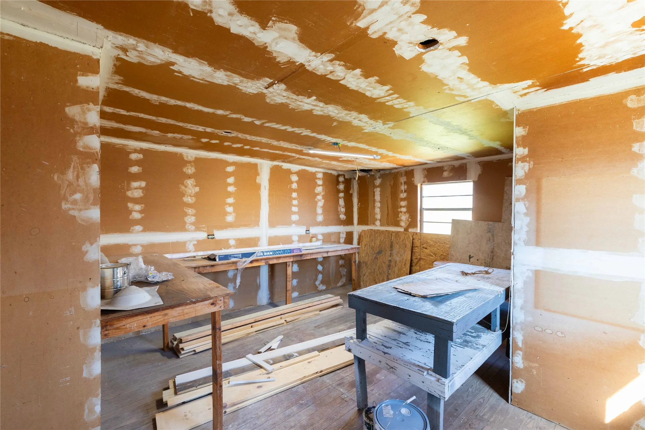 Single Family Residence For Sale in Comanche County , 603 N Pearl Street, Comanche, Texas 76442, 4 Bedroom, 3 Bathroom, Garage spaces, 2,099 Sqft, built in 1955, mls#21197833, Real Estate Agent in Comanche, Homes For Sale in Comanche county, Homes For Sale in Comanche, Realtor in Comanche Texas, Real Estate Brokerage Independent Realty Texas, Luminita Cordes Realtor