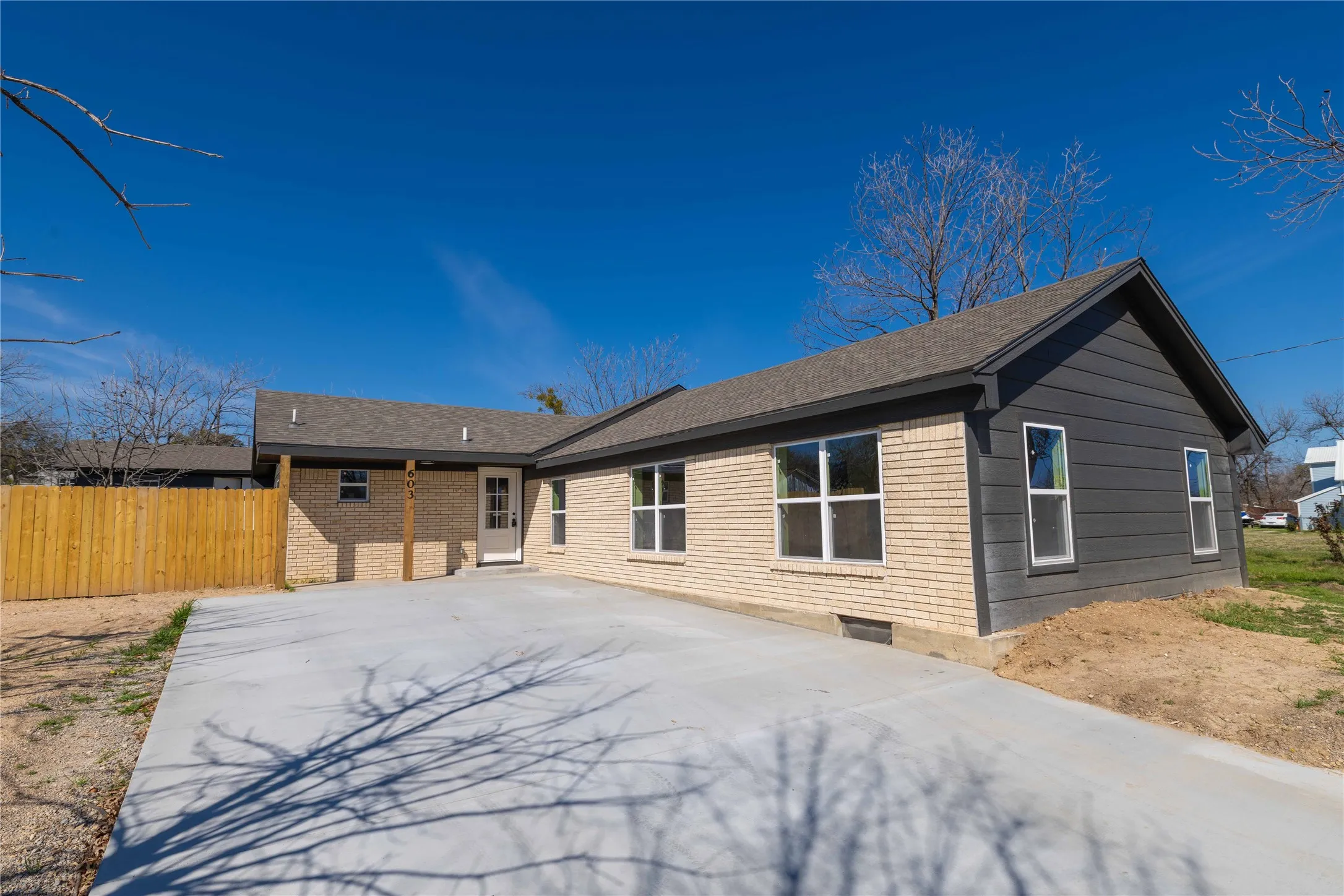Single Family Residence For Sale in Comanche County , 603 N Pearl Street, Comanche, Texas 76442, 4 Bedroom, 3 Bathroom, Garage spaces, 2,099 Sqft, built in 1955, mls#21197833, Real Estate Agent in Comanche, Homes For Sale in Comanche county, Homes For Sale in Comanche, Realtor in Comanche Texas, Real Estate Brokerage Independent Realty Texas, Luminita Cordes Realtor