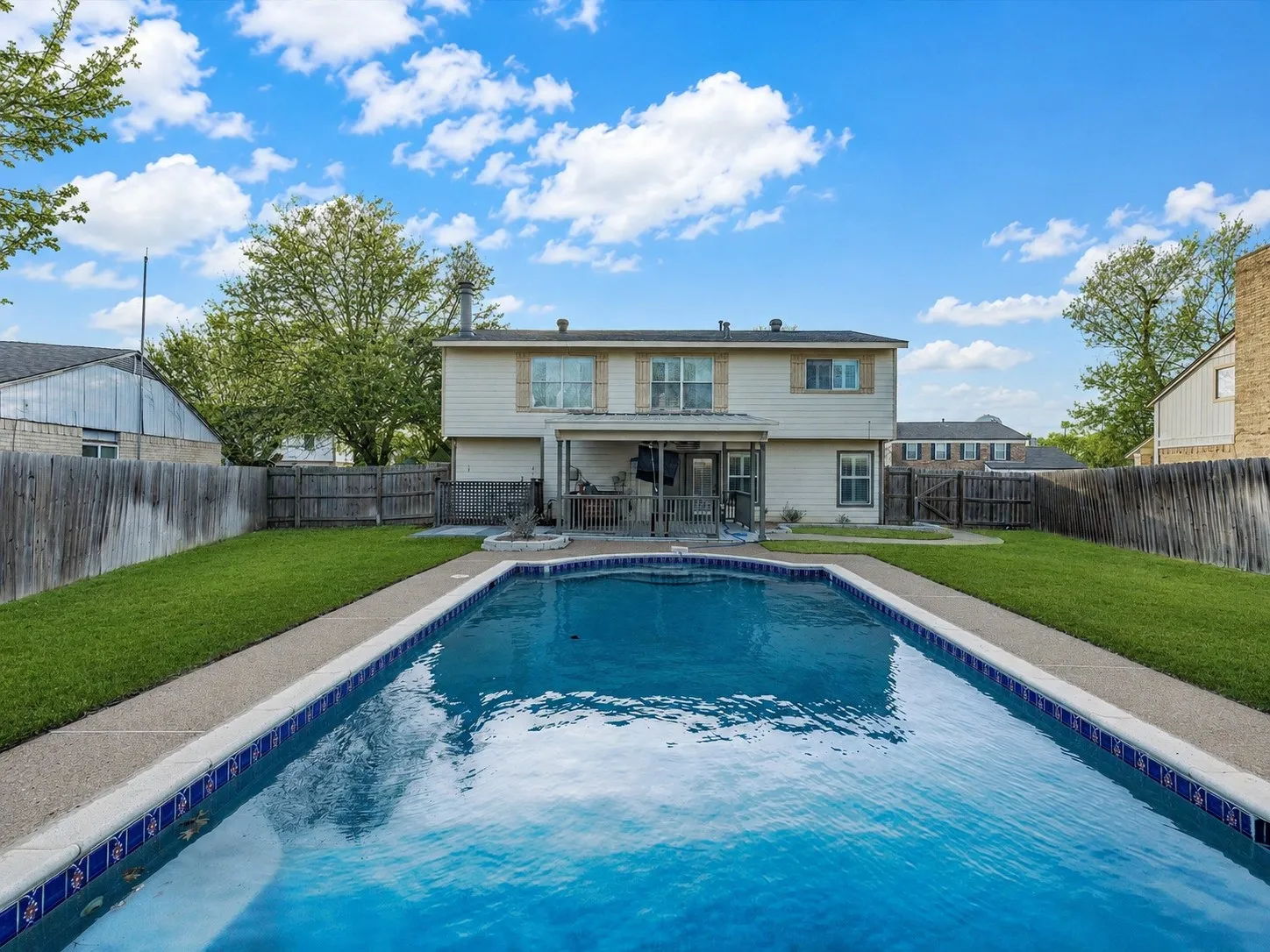 Single Family Residence For Sale in Denton County , 5324 Peterson Court, Flower Mound, Texas 75028, 3 Bedroom, 2 Bathroom, 2 Garage spaces, 1,476 Sqft, built in 1979, mls#21199393, Real Estate Agent in Flower Mound, Homes For Sale in Denton county, Homes For Sale in Flower Mound, Realtor in Flower Mound Texas, Real Estate Brokerage Independent Realty Texas, Luminita Cordes Realtor