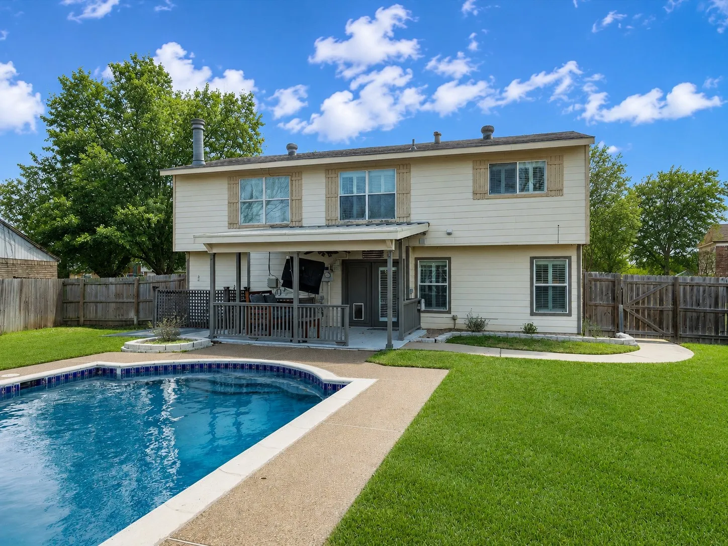 Single Family Residence For Sale in Denton County , 5324 Peterson Court, Flower Mound, Texas 75028, 3 Bedroom, 2 Bathroom, 2 Garage spaces, 1,476 Sqft, built in 1979, mls#21199393, Real Estate Agent in Flower Mound, Homes For Sale in Denton county, Homes For Sale in Flower Mound, Realtor in Flower Mound Texas, Real Estate Brokerage Independent Realty Texas, Luminita Cordes Realtor