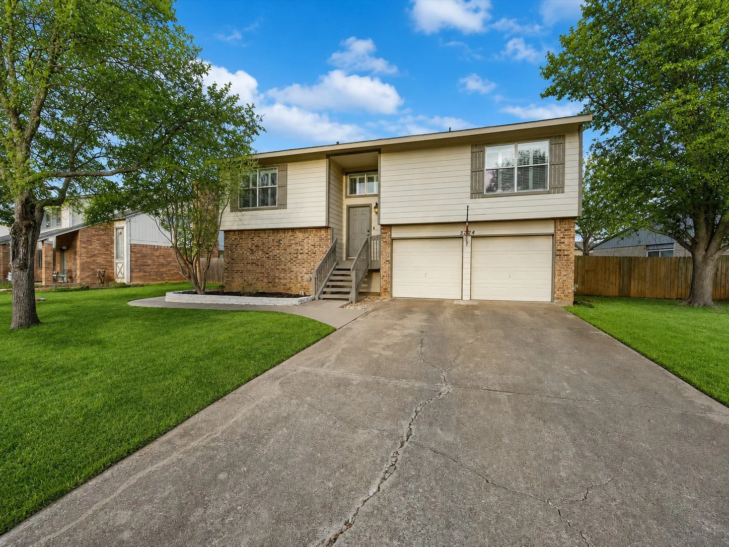 Single Family Residence For Sale in Denton County , 5324 Peterson Court, Flower Mound, Texas 75028, 3 Bedroom, 2 Bathroom, 2 Garage spaces, 1,476 Sqft, built in 1979, mls#21199393, Real Estate Agent in Flower Mound, Homes For Sale in Denton county, Homes For Sale in Flower Mound, Realtor in Flower Mound Texas, Real Estate Brokerage Independent Realty Texas, Luminita Cordes Realtor