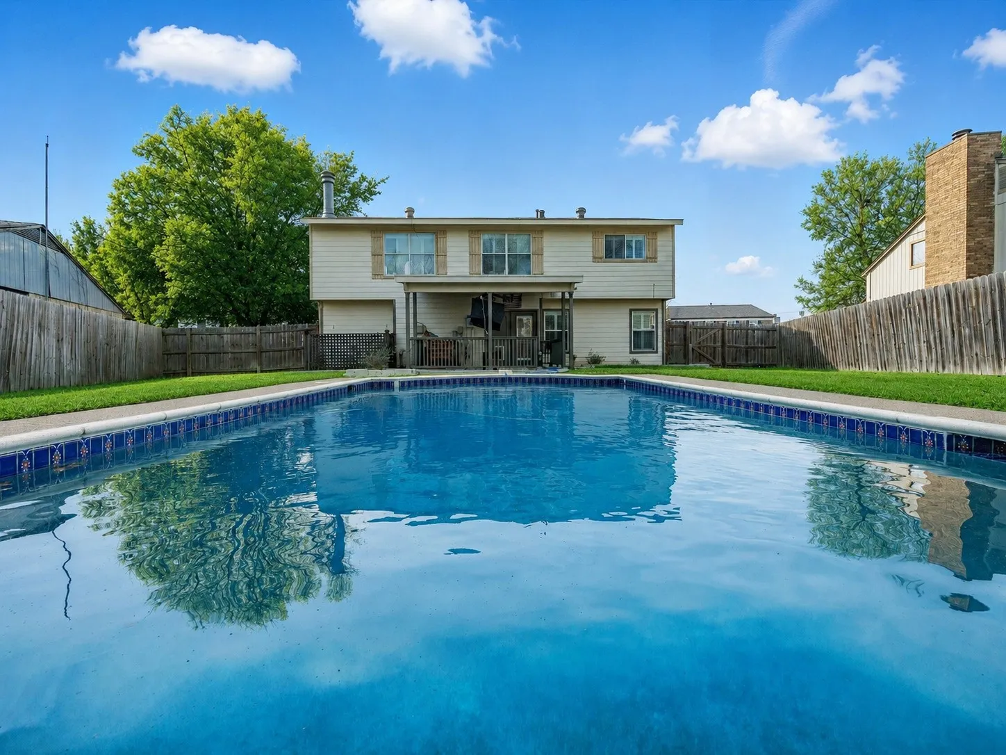 Single Family Residence For Sale in Denton County , 5324 Peterson Court, Flower Mound, Texas 75028, 3 Bedroom, 2 Bathroom, 2 Garage spaces, 1,476 Sqft, built in 1979, mls#21199393, Real Estate Agent in Flower Mound, Homes For Sale in Denton county, Homes For Sale in Flower Mound, Realtor in Flower Mound Texas, Real Estate Brokerage Independent Realty Texas, Luminita Cordes Realtor