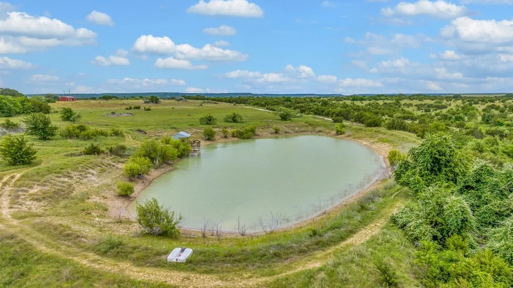 Farm For Sale in Hamilton County , 1642 County Road 234, Hico, Texas 76457, 2 Bedroom, 2 Bathroom, Garage spaces, 2,640 Sqft, built in 2006, mls#21199518, Real Estate Agent in Hico, Homes For Sale in Hamilton county, Homes For Sale in Hico, Realtor in Hico Texas, Real Estate Brokerage Independent Realty Texas, Luminita Cordes Realtor