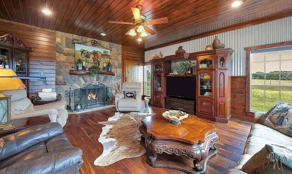 Farm For Sale in Hamilton County , 1642 County Road 234, Hico, Texas 76457, 2 Bedroom, 2 Bathroom, Garage spaces, 2,640 Sqft, built in 2006, mls#21199518, Real Estate Agent in Hico, Homes For Sale in Hamilton county, Homes For Sale in Hico, Realtor in Hico Texas, Real Estate Brokerage Independent Realty Texas, Luminita Cordes Realtor
