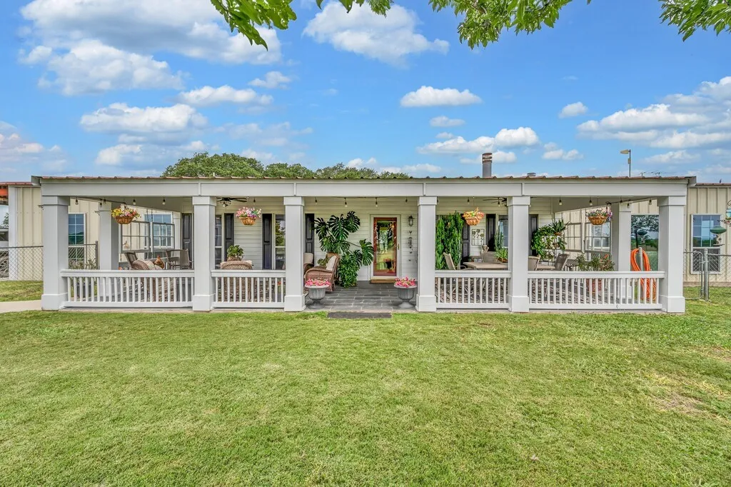 Farm For Sale in Hamilton County , 1642 County Road 234, Hico, Texas 76457, 2 Bedroom, 2 Bathroom, Garage spaces, 2,640 Sqft, built in 2006, mls#21199518, Real Estate Agent in Hico, Homes For Sale in Hamilton county, Homes For Sale in Hico, Realtor in Hico Texas, Real Estate Brokerage Independent Realty Texas, Luminita Cordes Realtor