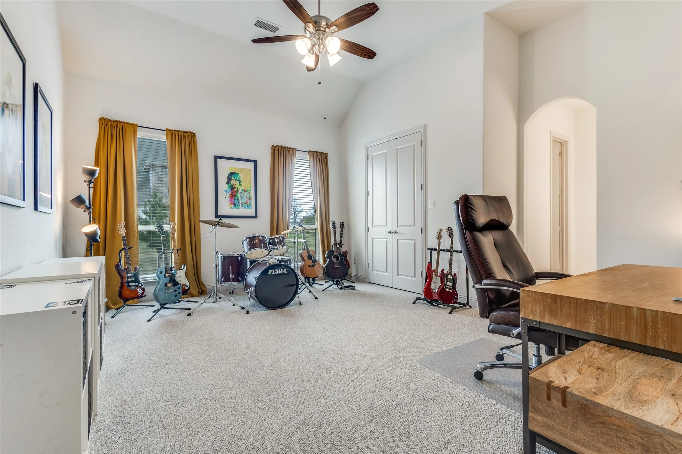 Single Family Residence For Sale in Denton County , 2924 Prairie View Drive, Northlake, Texas 76226, 4 Bedroom, 4 Bathroom, 3 Garage spaces, 4,351 Sqft, built in 2018, Preowned, mls#21194383, Real Estate Agent in Northlake, Homes For Sale in Denton county, Homes For Sale in Northlake, Realtor in Northlake Texas, Real Estate Brokerage Independent Realty Texas, Luminita Cordes Realtor