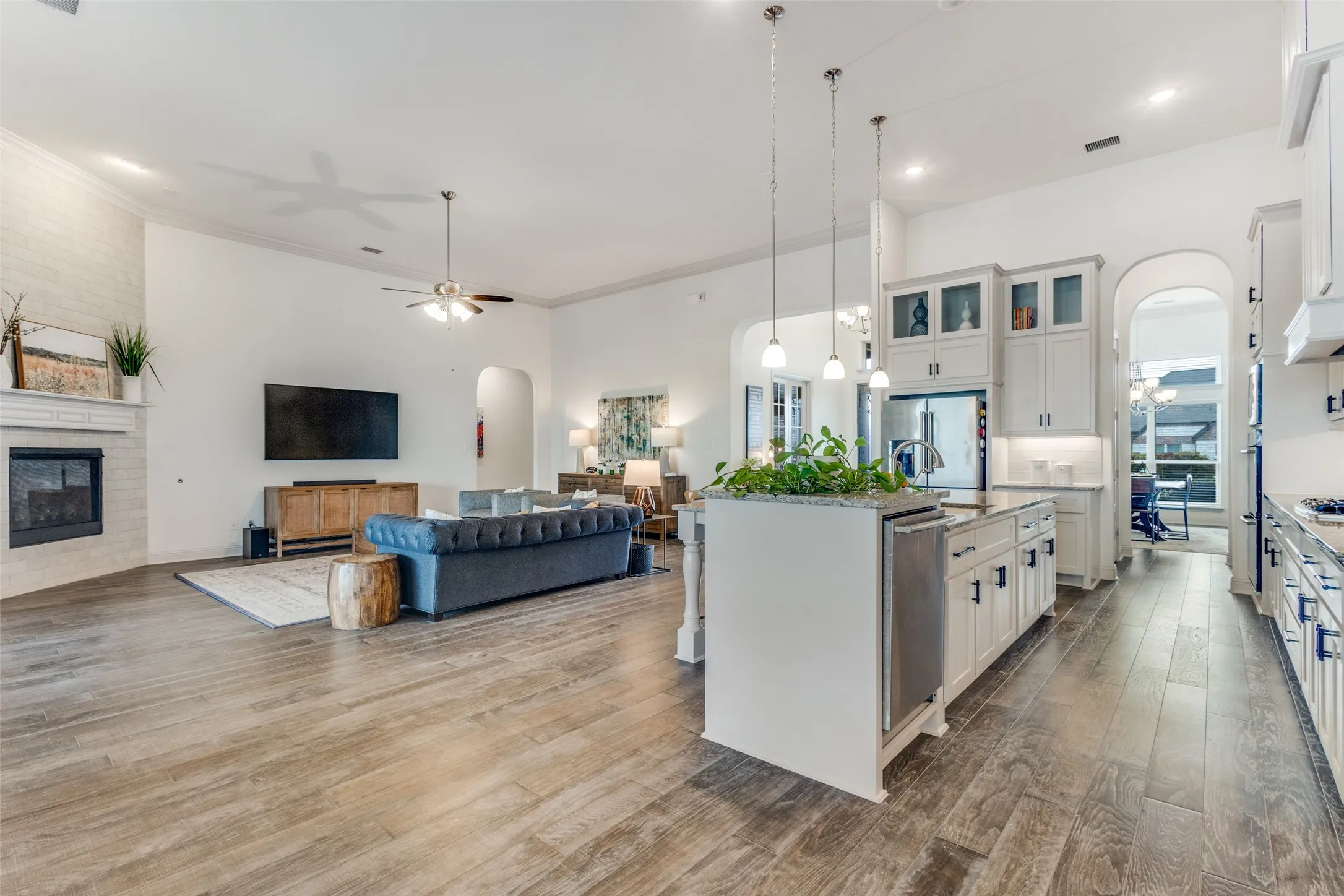 Single Family Residence For Sale in Denton County , 2924 Prairie View Drive, Northlake, Texas 76226, 4 Bedroom, 4 Bathroom, 3 Garage spaces, 4,351 Sqft, built in 2018, Preowned, mls#21194383, Real Estate Agent in Northlake, Homes For Sale in Denton county, Homes For Sale in Northlake, Realtor in Northlake Texas, Real Estate Brokerage Independent Realty Texas, Luminita Cordes Realtor