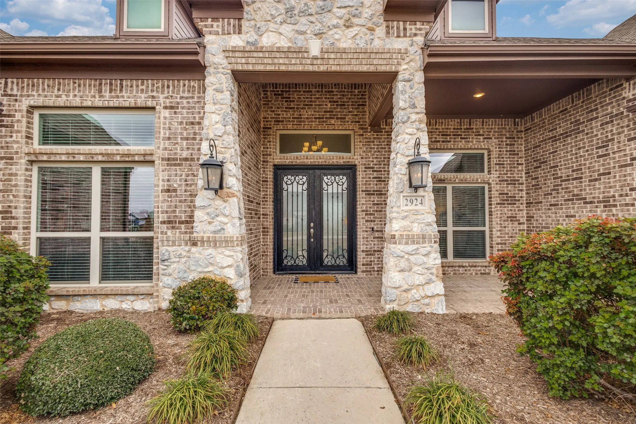 Single Family Residence For Sale in Denton County , 2924 Prairie View Drive, Northlake, Texas 76226, 4 Bedroom, 4 Bathroom, 3 Garage spaces, 4,351 Sqft, built in 2018, Preowned, mls#21194383, Real Estate Agent in Northlake, Homes For Sale in Denton county, Homes For Sale in Northlake, Realtor in Northlake Texas, Real Estate Brokerage Independent Realty Texas, Luminita Cordes Realtor