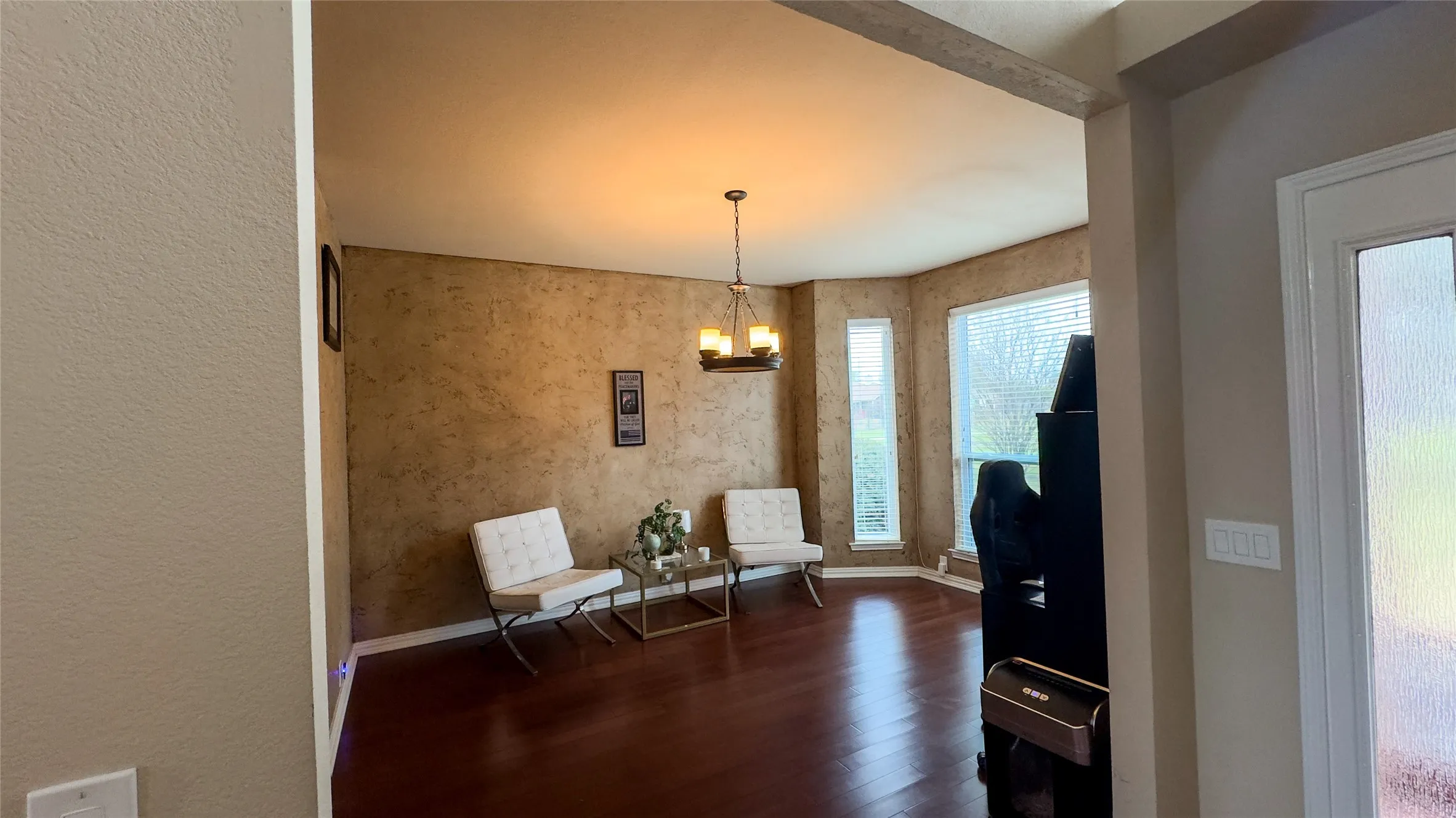 Single Family Residence For Sale in Denton County , 2700 Crater Lake Lane, Denton, Texas 76210, 4 Bedrooms, 3 Bathrooms, 2 Garage spaces, 2,861 Sqft, built in 2000, Price $465,000, mls#21199581, Real Estate Agent in Denton, Homes For Sale in Denton county, Homes For Sale in Denton, Realtor in Denton Texas, Real Estate Brokerage Independent Realty Texas, Luminita Cordes Realtor