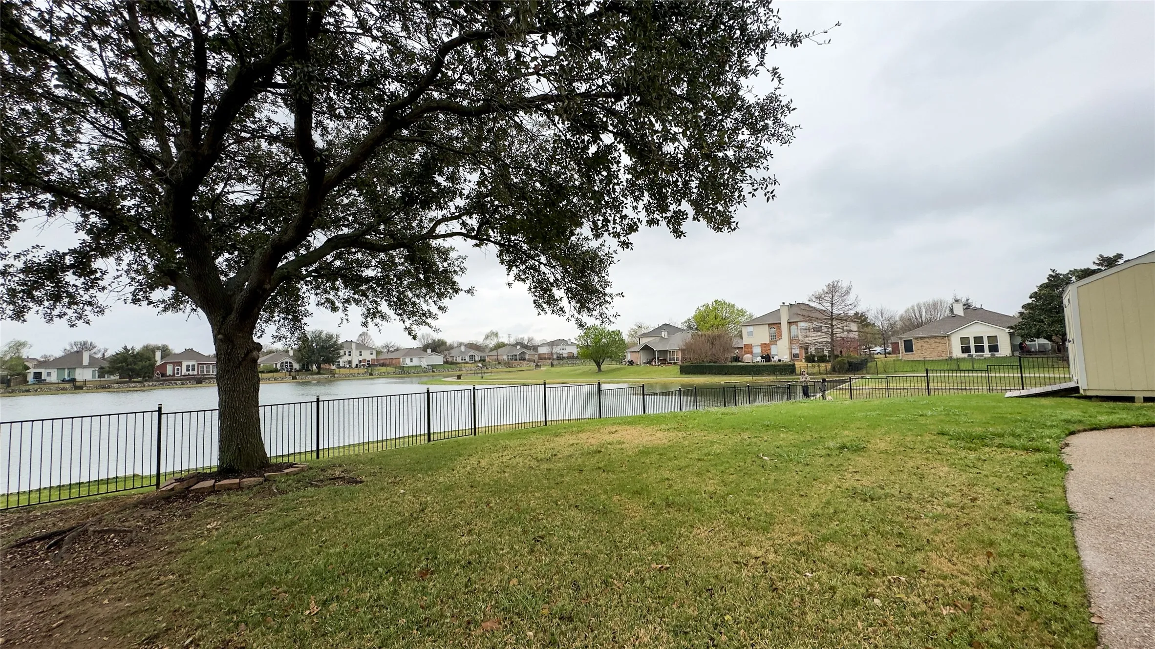 Single Family Residence For Sale in Denton County , 2700 Crater Lake Lane, Denton, Texas 76210, 4 Bedrooms, 3 Bathrooms, 2 Garage spaces, 2,861 Sqft, built in 2000, Price $465,000, mls#21199581, Real Estate Agent in Denton, Homes For Sale in Denton county, Homes For Sale in Denton, Realtor in Denton Texas, Real Estate Brokerage Independent Realty Texas, Luminita Cordes Realtor