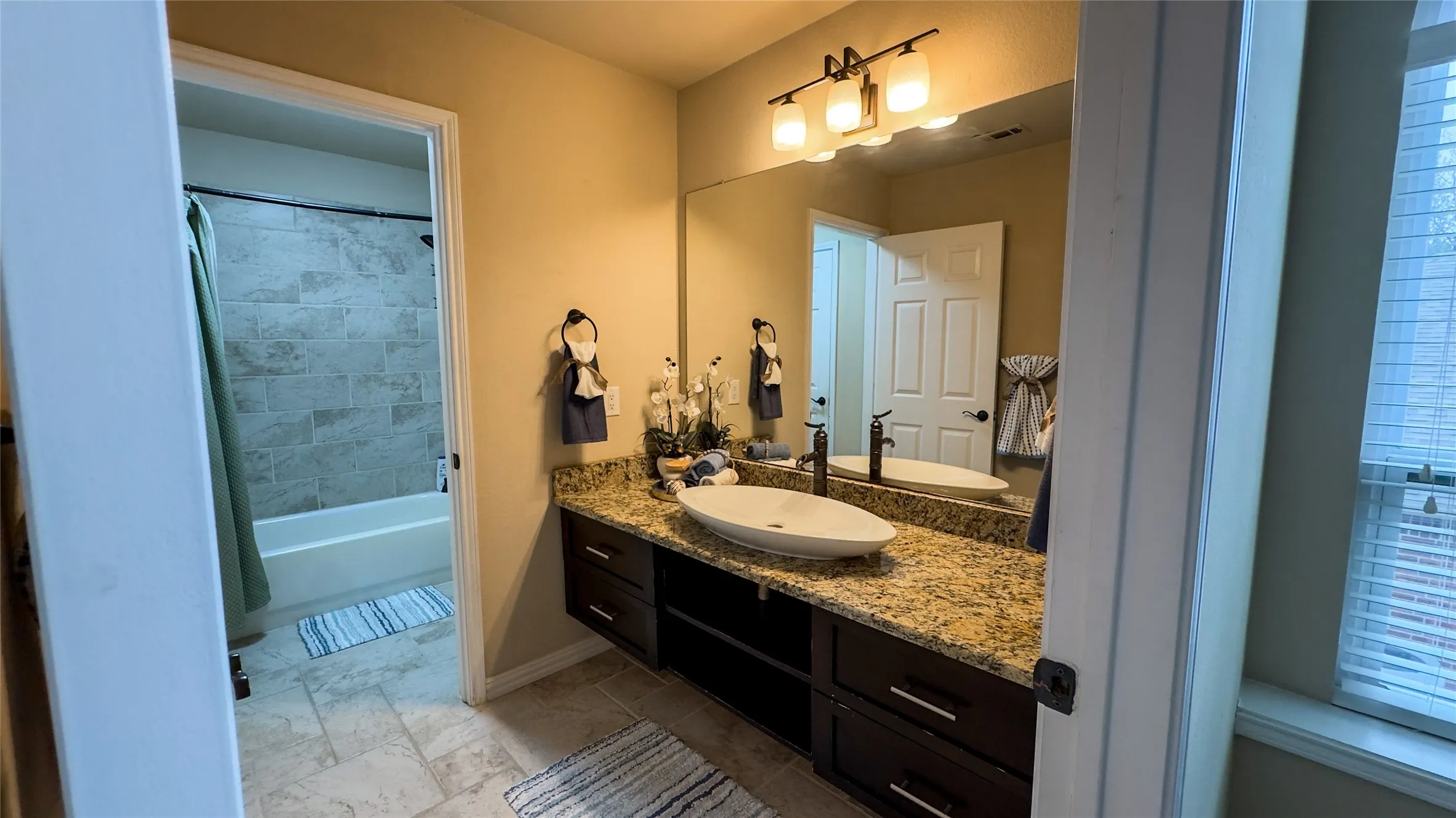Single Family Residence For Sale in Denton County , 2700 Crater Lake Lane, Denton, Texas 76210, 4 Bedrooms, 3 Bathrooms, 2 Garage spaces, 2,861 Sqft, built in 2000, Price $465,000, mls#21199581, Real Estate Agent in Denton, Homes For Sale in Denton county, Homes For Sale in Denton, Realtor in Denton Texas, Real Estate Brokerage Independent Realty Texas, Luminita Cordes Realtor