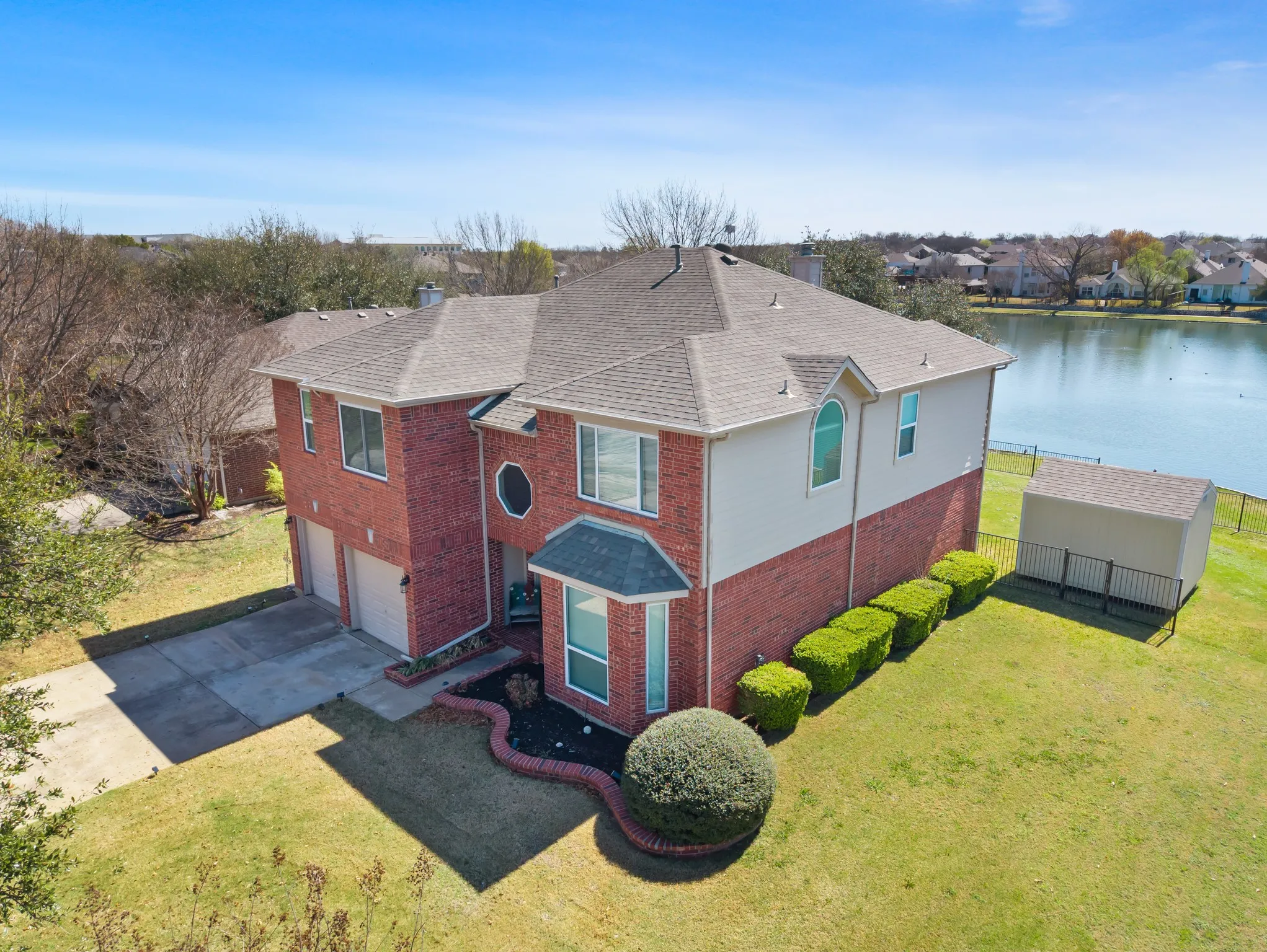 Single Family Residence For Sale in Denton County , 2700 Crater Lake Lane, Denton, Texas 76210, 4 Bedrooms, 3 Bathrooms, 2 Garage spaces, 2,861 Sqft, built in 2000, Price $465,000, mls#21199581, Real Estate Agent in Denton, Homes For Sale in Denton county, Homes For Sale in Denton, Realtor in Denton Texas, Real Estate Brokerage Independent Realty Texas, Luminita Cordes Realtor