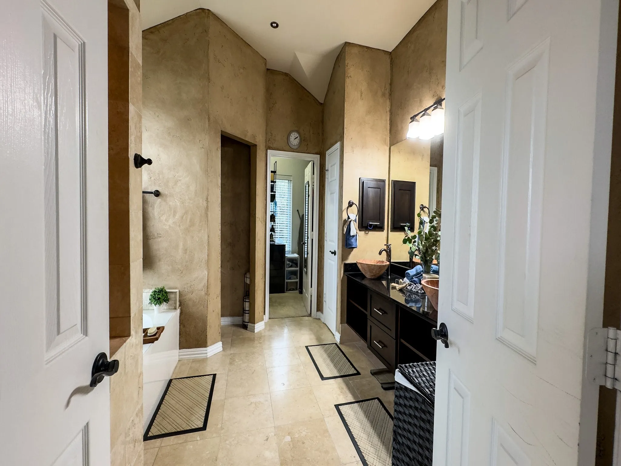 Single Family Residence For Sale in Denton County , 2700 Crater Lake Lane, Denton, Texas 76210, 4 Bedrooms, 3 Bathrooms, 2 Garage spaces, 2,861 Sqft, built in 2000, Price $465,000, mls#21199581, Real Estate Agent in Denton, Homes For Sale in Denton county, Homes For Sale in Denton, Realtor in Denton Texas, Real Estate Brokerage Independent Realty Texas, Luminita Cordes Realtor