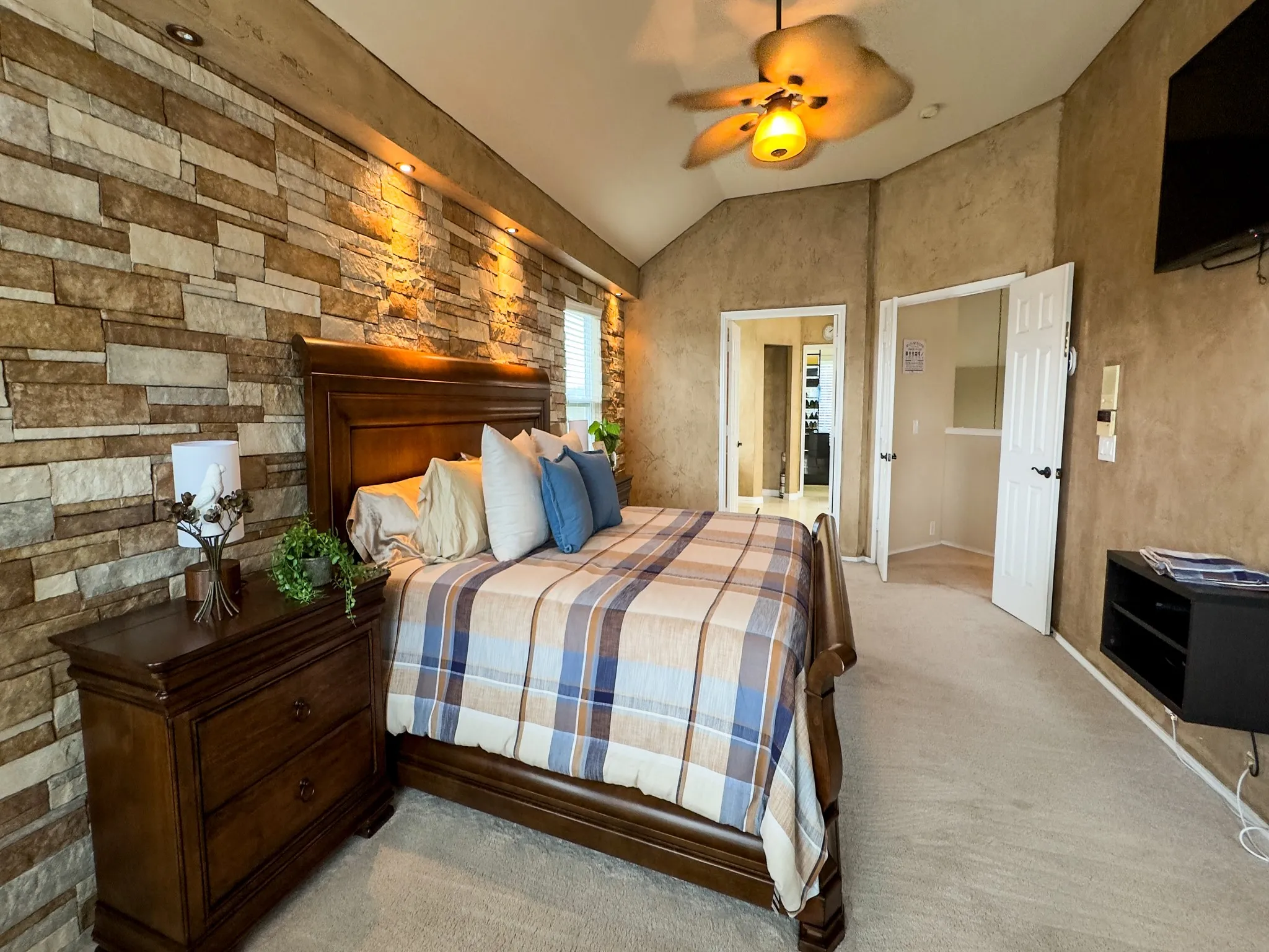 Single Family Residence For Sale in Denton County , 2700 Crater Lake Lane, Denton, Texas 76210, 4 Bedrooms, 3 Bathrooms, 2 Garage spaces, 2,861 Sqft, built in 2000, Price $465,000, mls#21199581, Real Estate Agent in Denton, Homes For Sale in Denton county, Homes For Sale in Denton, Realtor in Denton Texas, Real Estate Brokerage Independent Realty Texas, Luminita Cordes Realtor