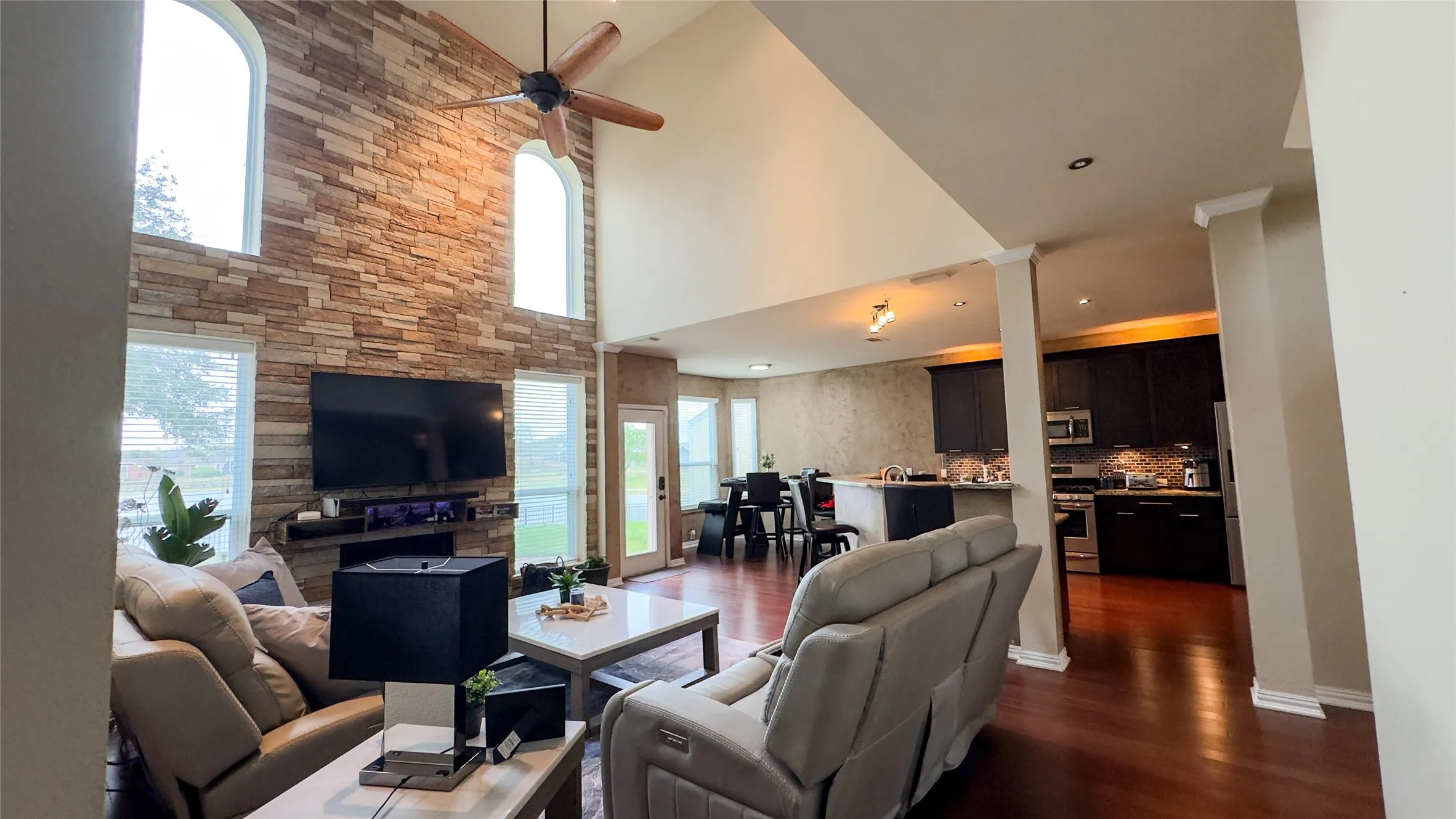 Single Family Residence For Sale in Denton County , 2700 Crater Lake Lane, Denton, Texas 76210, 4 Bedrooms, 3 Bathrooms, 2 Garage spaces, 2,861 Sqft, built in 2000, Price $465,000, mls#21199581, Real Estate Agent in Denton, Homes For Sale in Denton county, Homes For Sale in Denton, Realtor in Denton Texas, Real Estate Brokerage Independent Realty Texas, Luminita Cordes Realtor