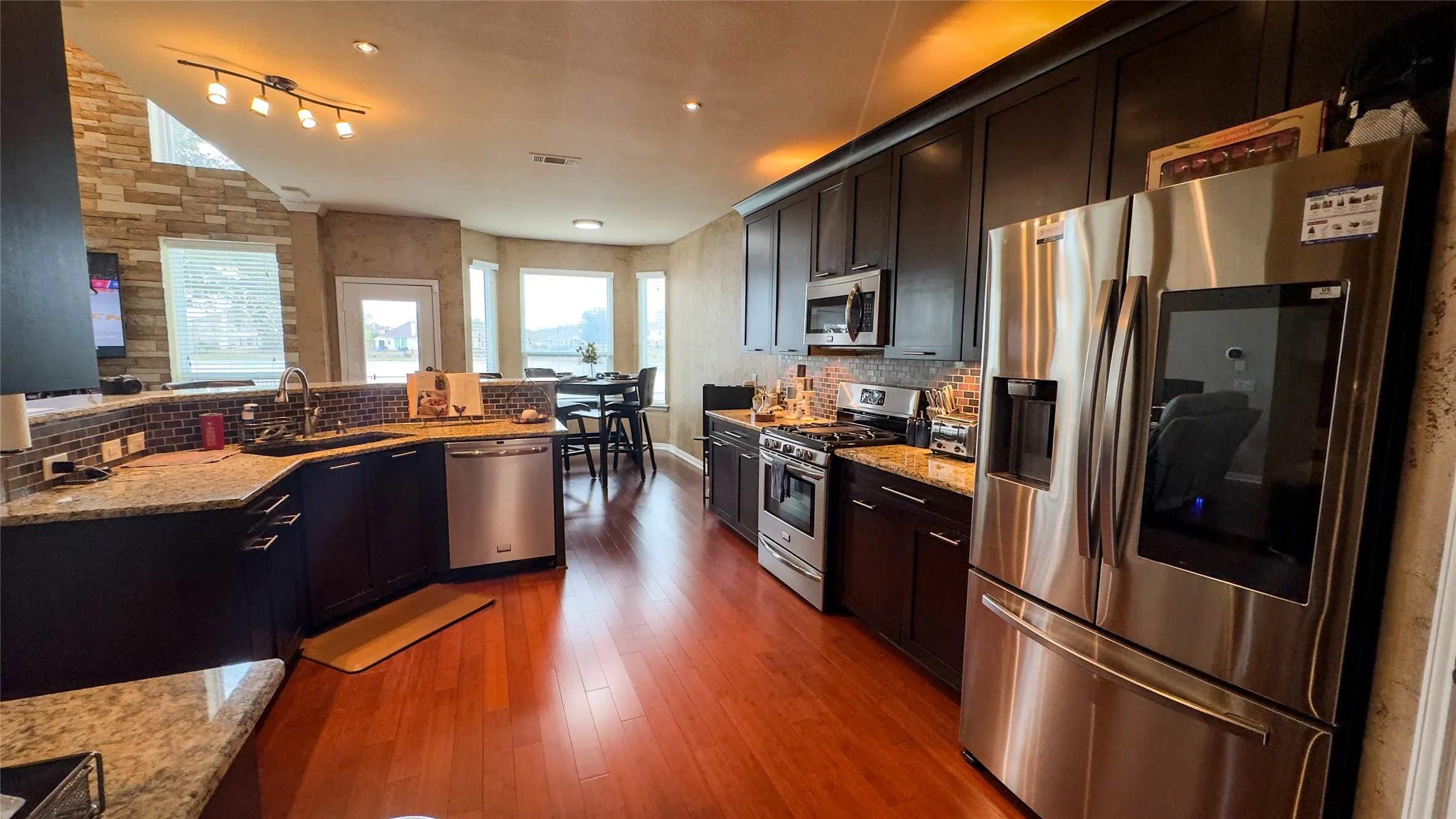 Single Family Residence For Sale in Denton County , 2700 Crater Lake Lane, Denton, Texas 76210, 4 Bedrooms, 3 Bathrooms, 2 Garage spaces, 2,861 Sqft, built in 2000, Price $465,000, mls#21199581, Real Estate Agent in Denton, Homes For Sale in Denton county, Homes For Sale in Denton, Realtor in Denton Texas, Real Estate Brokerage Independent Realty Texas, Luminita Cordes Realtor