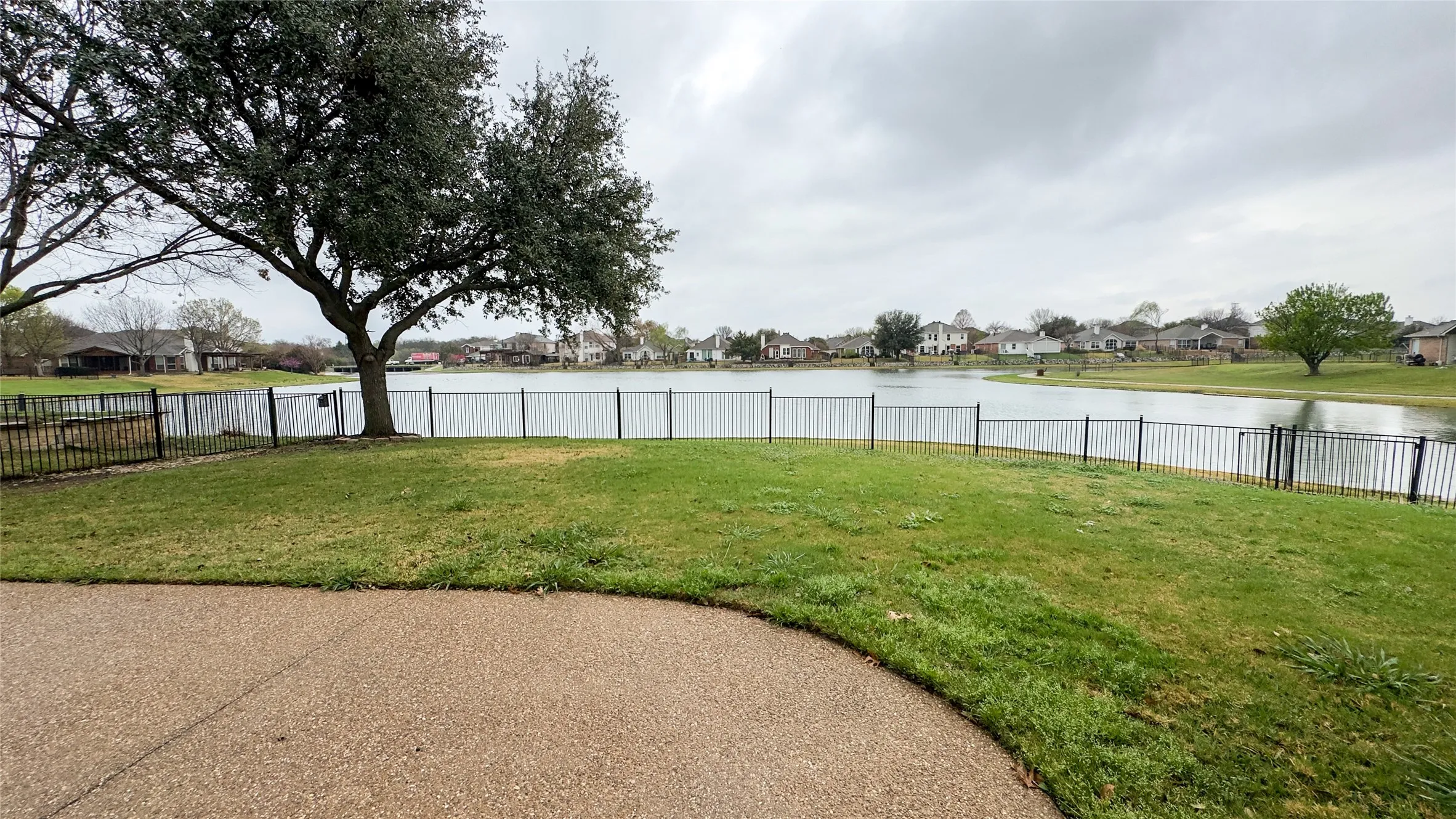 Single Family Residence For Sale in Denton County , 2700 Crater Lake Lane, Denton, Texas 76210, 4 Bedrooms, 3 Bathrooms, 2 Garage spaces, 2,861 Sqft, built in 2000, Price $465,000, mls#21199581, Real Estate Agent in Denton, Homes For Sale in Denton county, Homes For Sale in Denton, Realtor in Denton Texas, Real Estate Brokerage Independent Realty Texas, Luminita Cordes Realtor