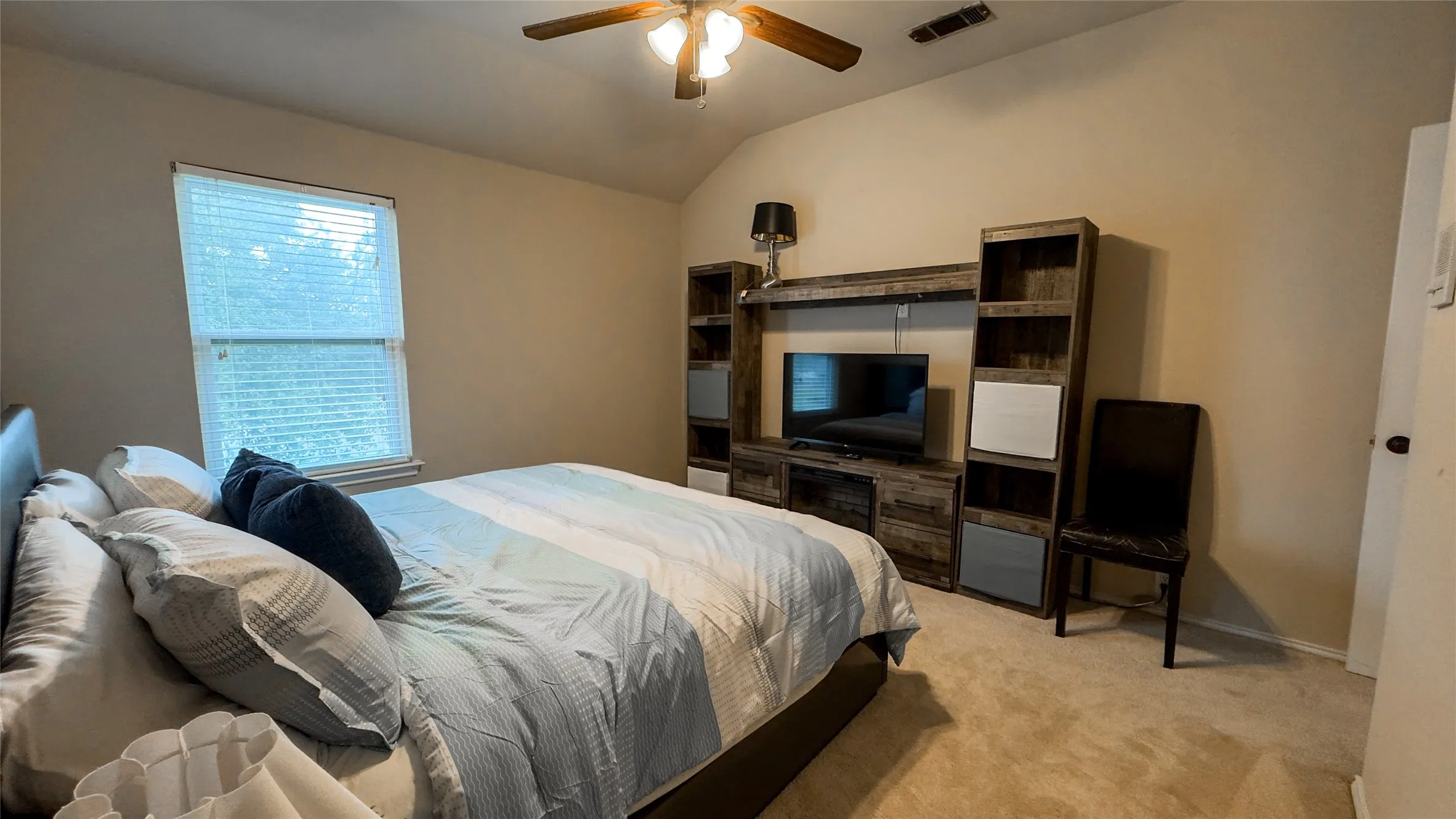 Single Family Residence For Sale in Denton County , 2700 Crater Lake Lane, Denton, Texas 76210, 4 Bedrooms, 3 Bathrooms, 2 Garage spaces, 2,861 Sqft, built in 2000, Price $465,000, mls#21199581, Real Estate Agent in Denton, Homes For Sale in Denton county, Homes For Sale in Denton, Realtor in Denton Texas, Real Estate Brokerage Independent Realty Texas, Luminita Cordes Realtor