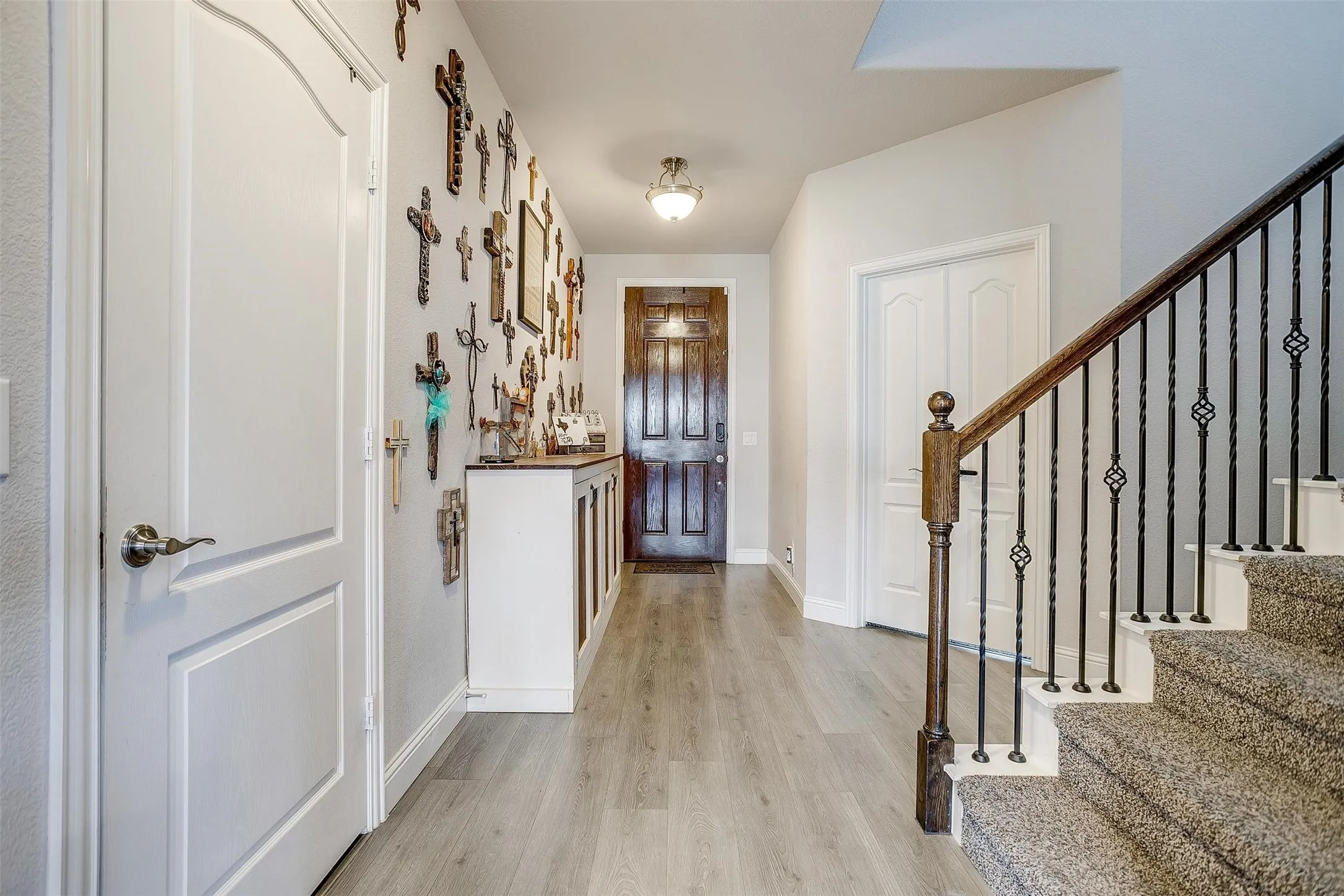 Single Family Residence For Sale in Tarrant County , 433 Joseph Lane, Crowley, Texas 76036, 4 Bedroom, 3 Bathroom, 2 Garage spaces, 3,011 Sqft, built in 2019, Preowned, mls#21199605, Real Estate Agent in Crowley, Homes For Sale in Tarrant county, Homes For Sale in Crowley, Realtor in Crowley Texas, Real Estate Brokerage Independent Realty Texas, Luminita Cordes Realtor
