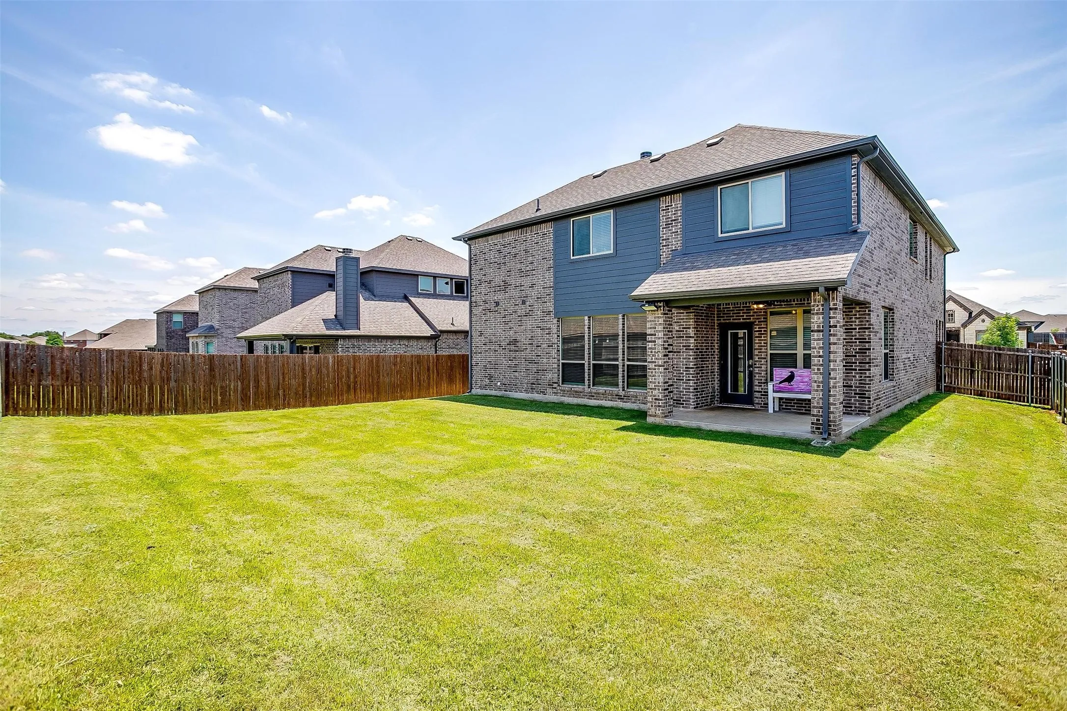 Single Family Residence For Sale in Tarrant County , 433 Joseph Lane, Crowley, Texas 76036, 4 Bedroom, 3 Bathroom, 2 Garage spaces, 3,011 Sqft, built in 2019, Preowned, mls#21199605, Real Estate Agent in Crowley, Homes For Sale in Tarrant county, Homes For Sale in Crowley, Realtor in Crowley Texas, Real Estate Brokerage Independent Realty Texas, Luminita Cordes Realtor