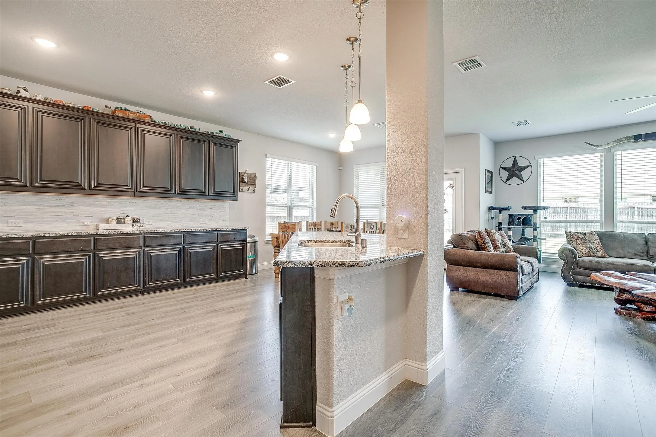 Single Family Residence For Sale in Tarrant County , 433 Joseph Lane, Crowley, Texas 76036, 4 Bedroom, 3 Bathroom, 2 Garage spaces, 3,011 Sqft, built in 2019, Preowned, mls#21199605, Real Estate Agent in Crowley, Homes For Sale in Tarrant county, Homes For Sale in Crowley, Realtor in Crowley Texas, Real Estate Brokerage Independent Realty Texas, Luminita Cordes Realtor