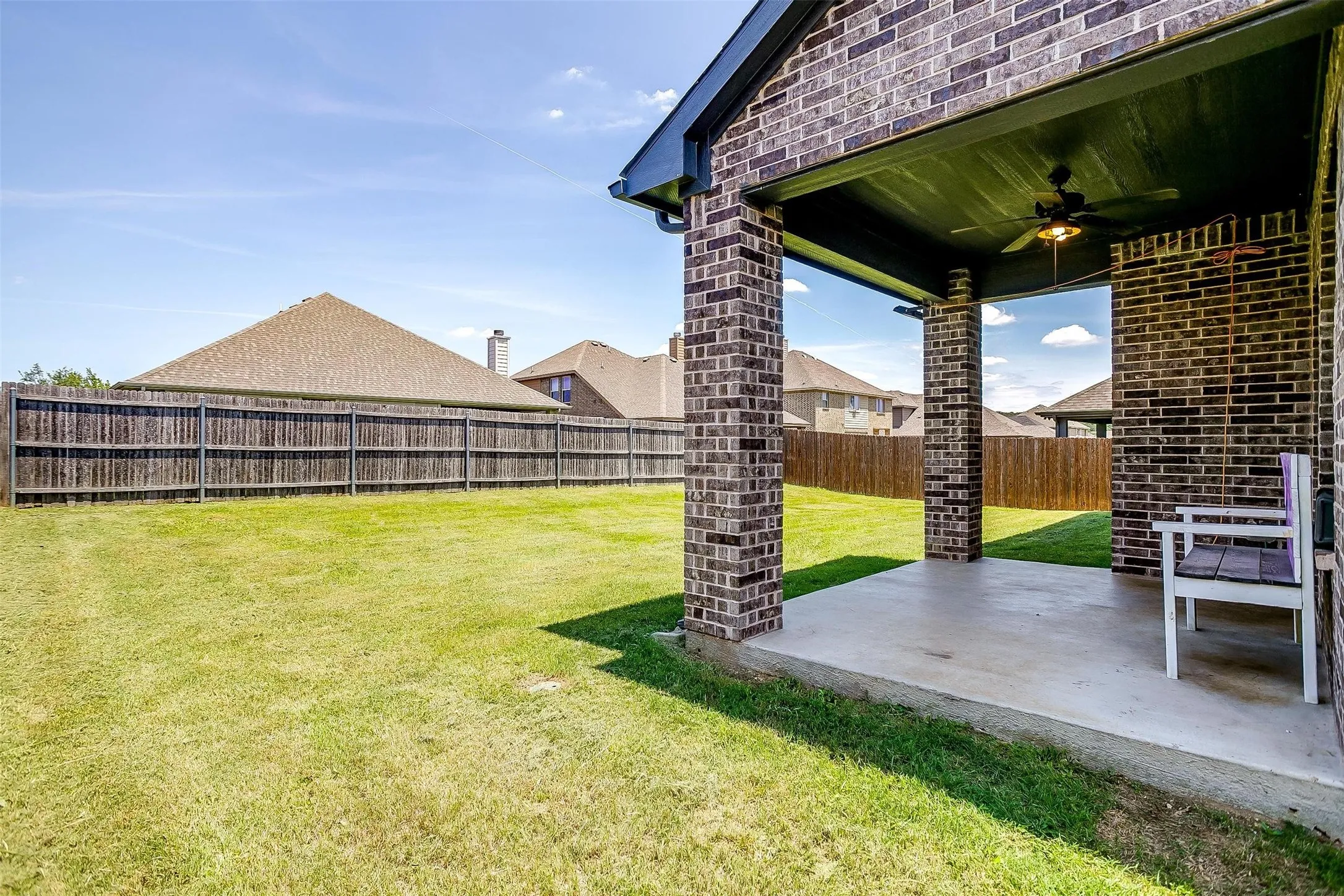 Single Family Residence For Sale in Tarrant County , 433 Joseph Lane, Crowley, Texas 76036, 4 Bedroom, 3 Bathroom, 2 Garage spaces, 3,011 Sqft, built in 2019, Preowned, mls#21199605, Real Estate Agent in Crowley, Homes For Sale in Tarrant county, Homes For Sale in Crowley, Realtor in Crowley Texas, Real Estate Brokerage Independent Realty Texas, Luminita Cordes Realtor
