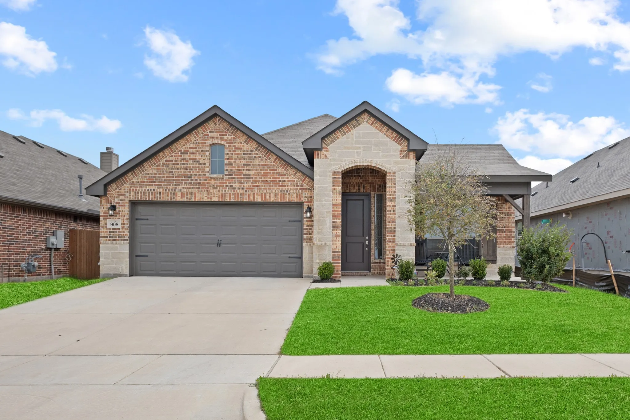 Single Family Residence For Sale in Johnson County , 908 Madeline Lane, Cleburne, Texas 76033, 3 Bedroom, 2 Bathroom, 2 Garage spaces, 2,075 Sqft, built in 2023, mls#21196339, Real Estate Agent in Cleburne, Homes For Sale in Johnson county, Homes For Sale in Cleburne, Realtor in Cleburne Texas, Real Estate Brokerage Independent Realty Texas, Luminita Cordes Realtor