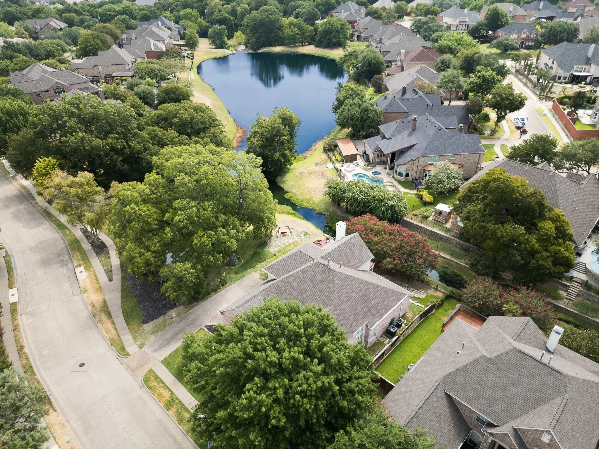 Single Family Residence For Sale in Collin County , 3316 Meadow Wood Drive, Richardson, Texas 75082, 4 Bedroom, 3 Bathroom, 2 Garage spaces, 3,018 Sqft, built in 1999, mls#21170670, Real Estate Agent in Richardson, Homes For Sale in Collin county, Homes For Sale in Richardson, Realtor in Richardson Texas, Real Estate Brokerage Independent Realty Texas, Luminita Cordes Realtor